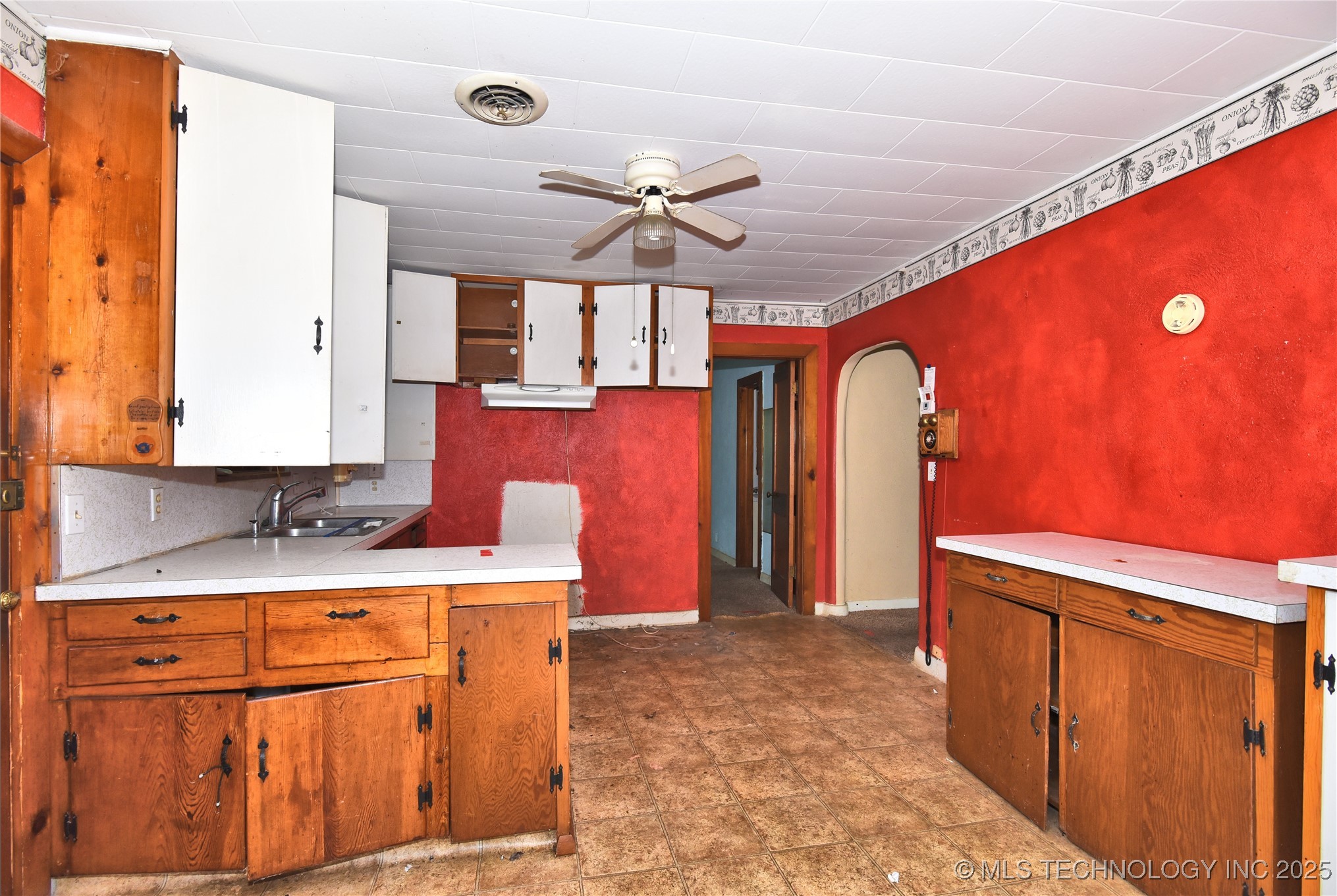 145 Skyline Property Photo 7