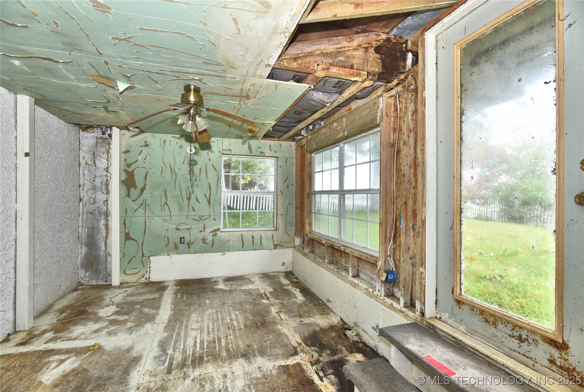 145 Skyline Property Photo 11