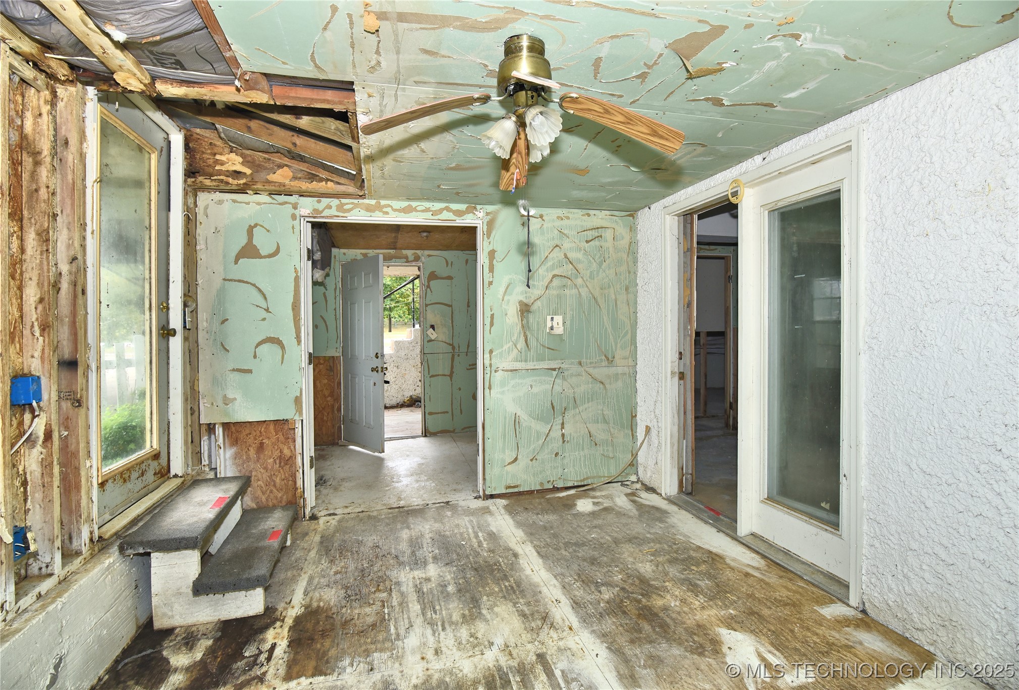 145 Skyline Property Photo 12