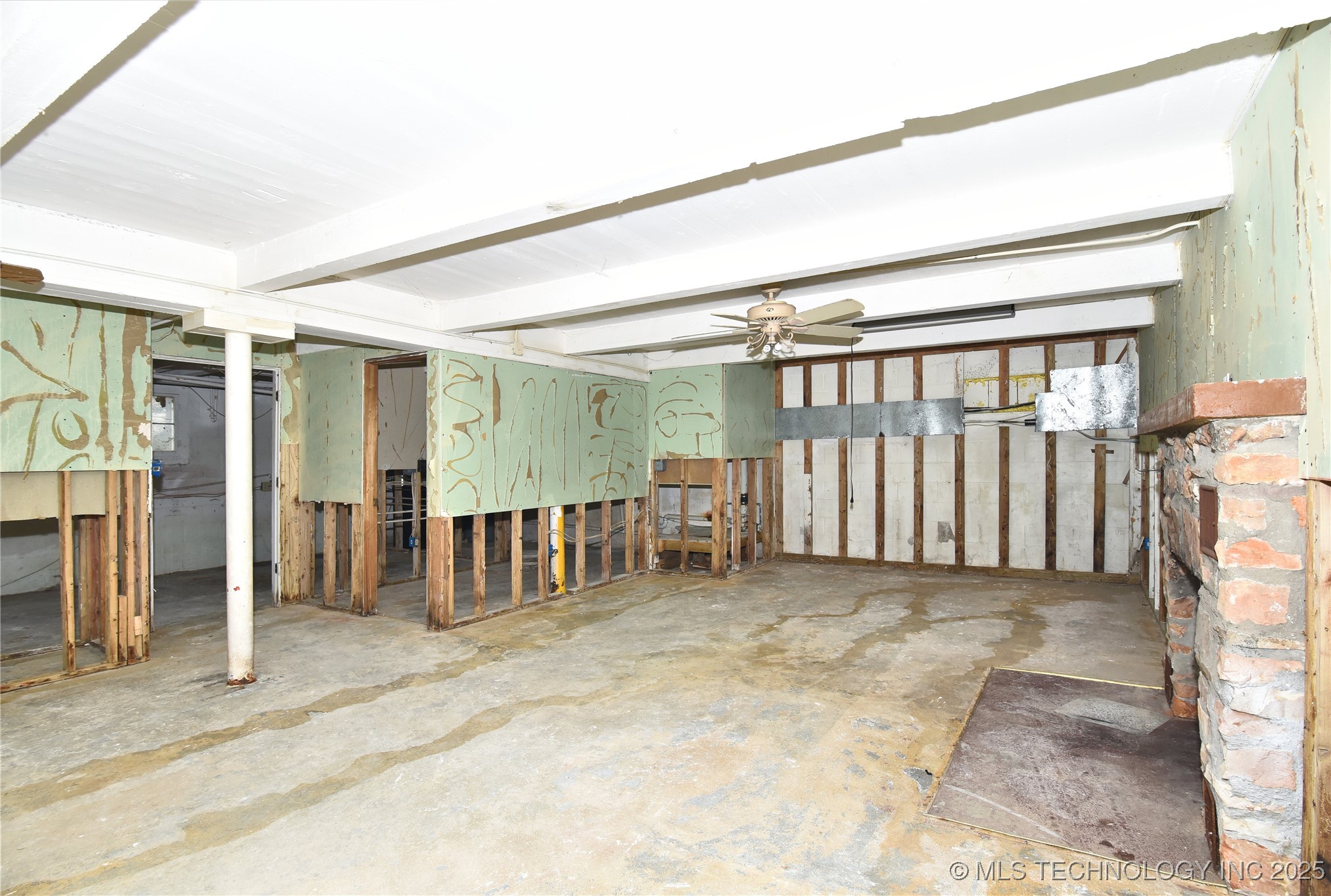 145 Skyline Property Photo 13