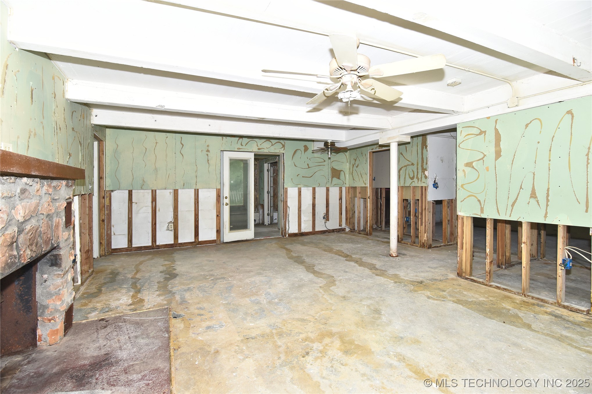 145 Skyline Property Photo 14