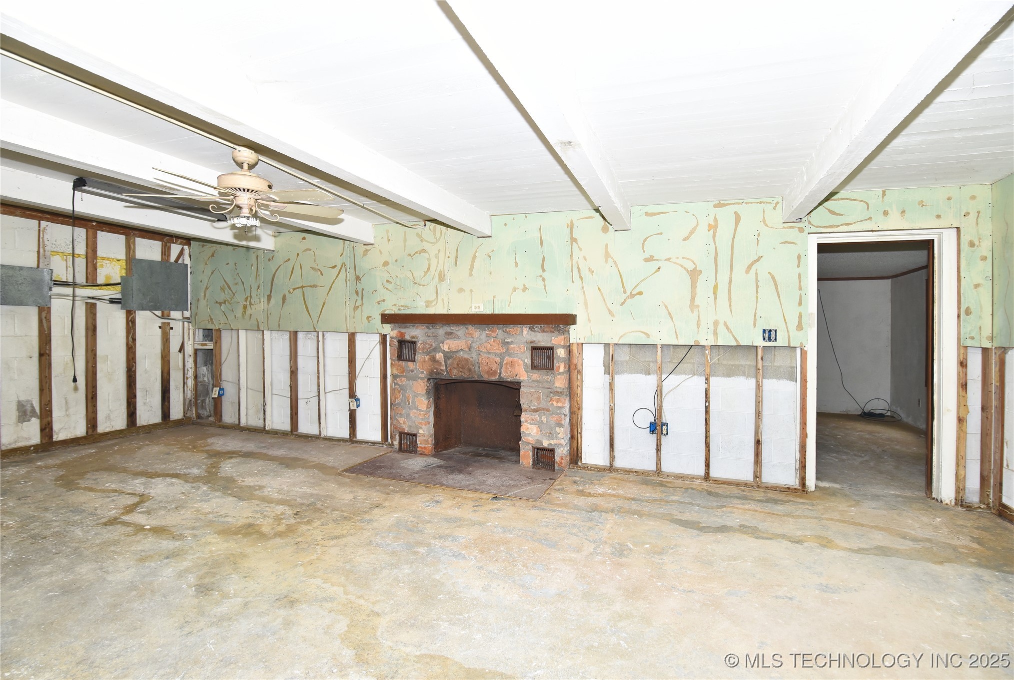 145 Skyline Property Photo 15