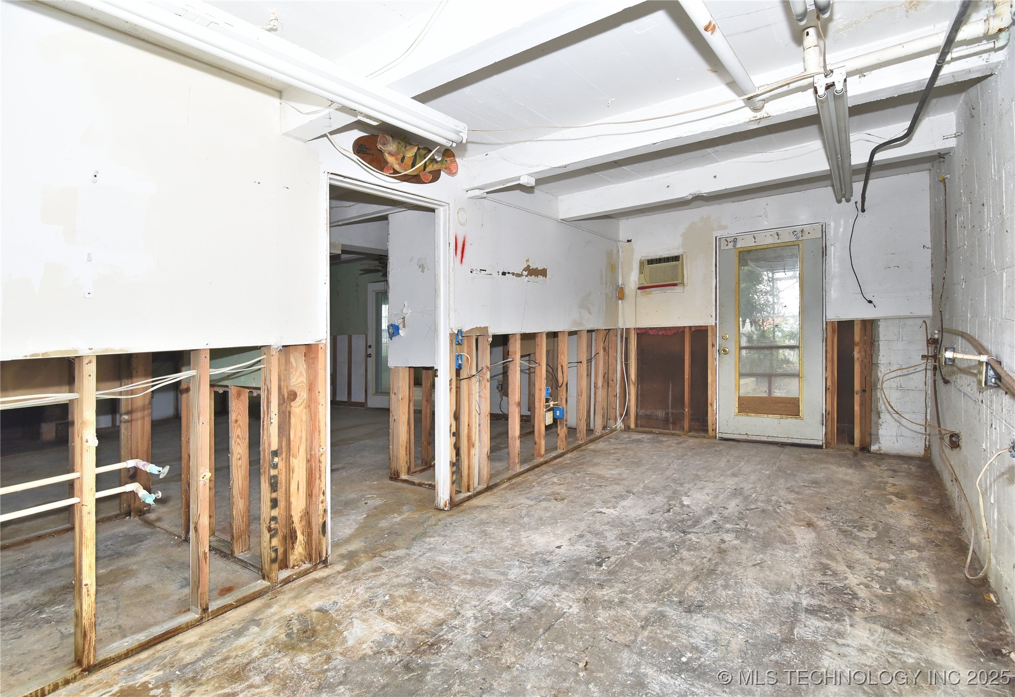 145 Skyline Property Photo 17