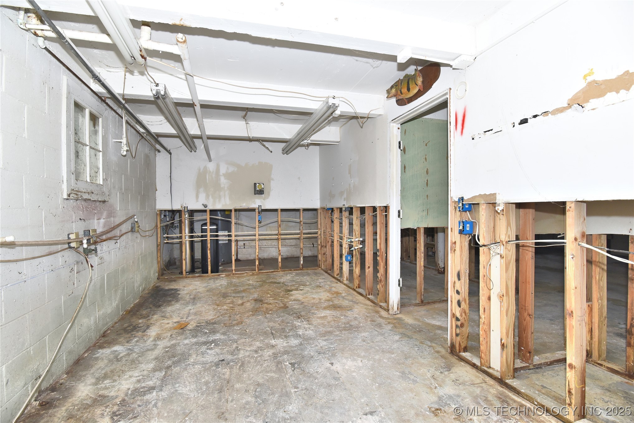 145 Skyline Property Photo 18