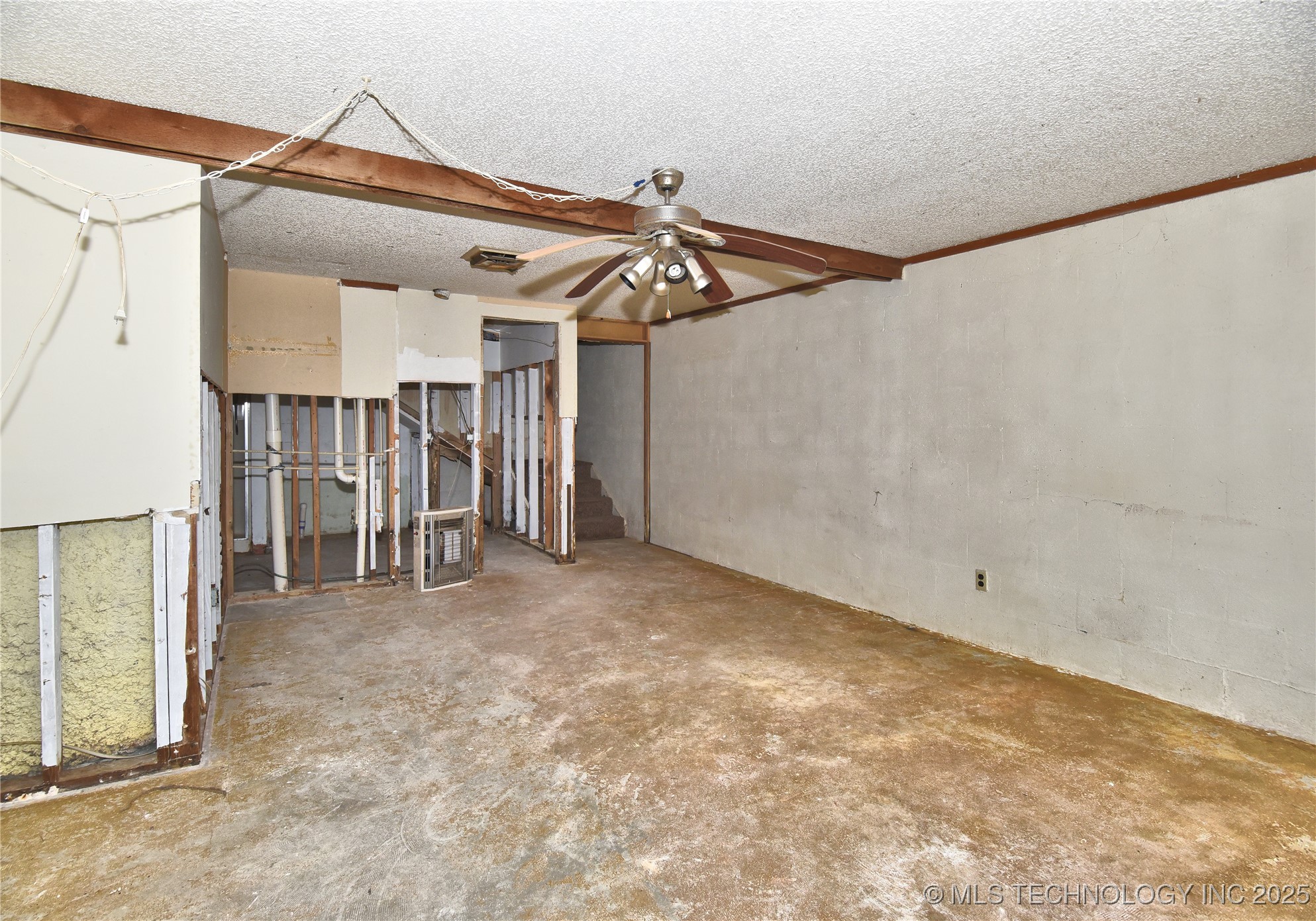 145 Skyline Property Photo 19