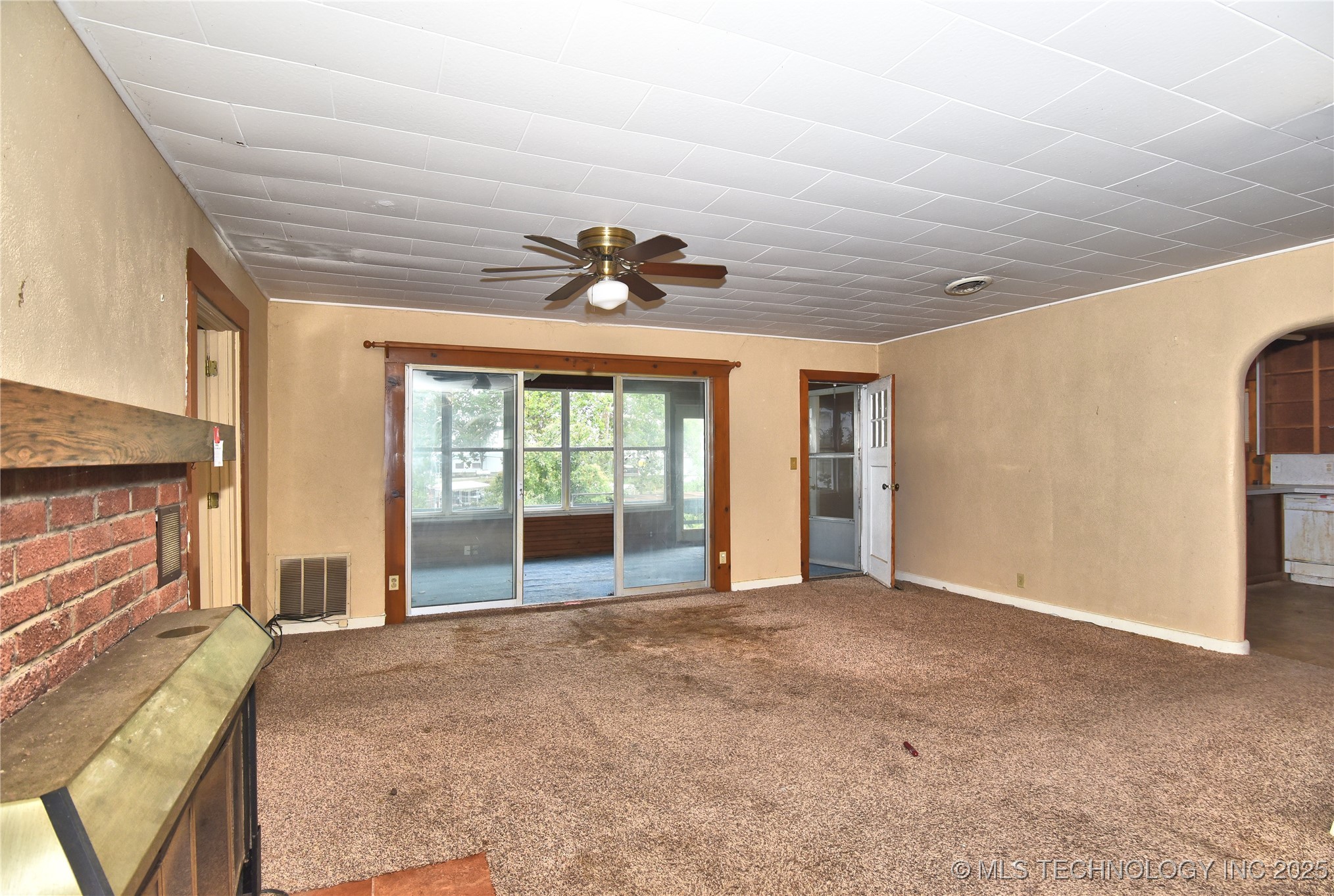 145 Skyline Property Photo 23