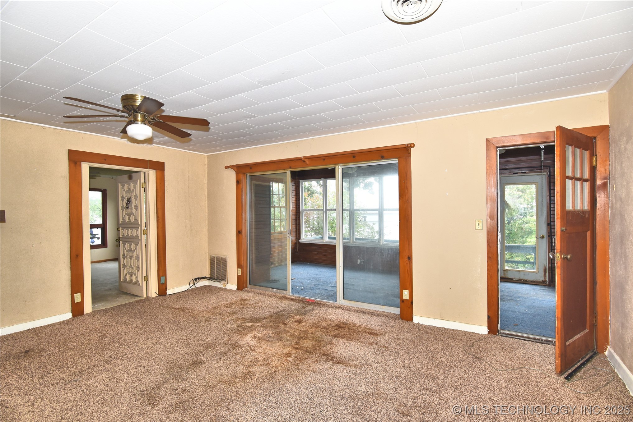 145 Skyline Property Photo 24