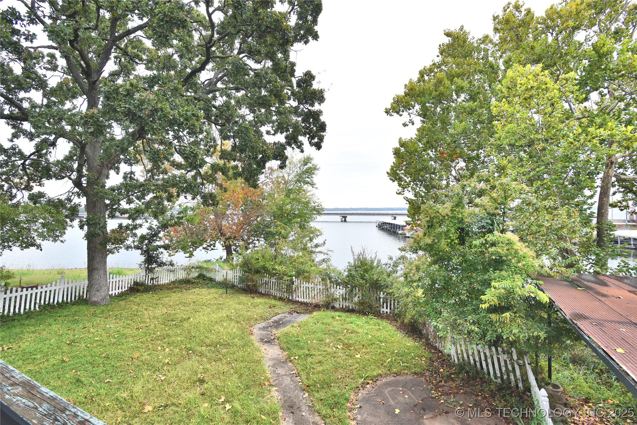 145 Skyline Property Photo 34