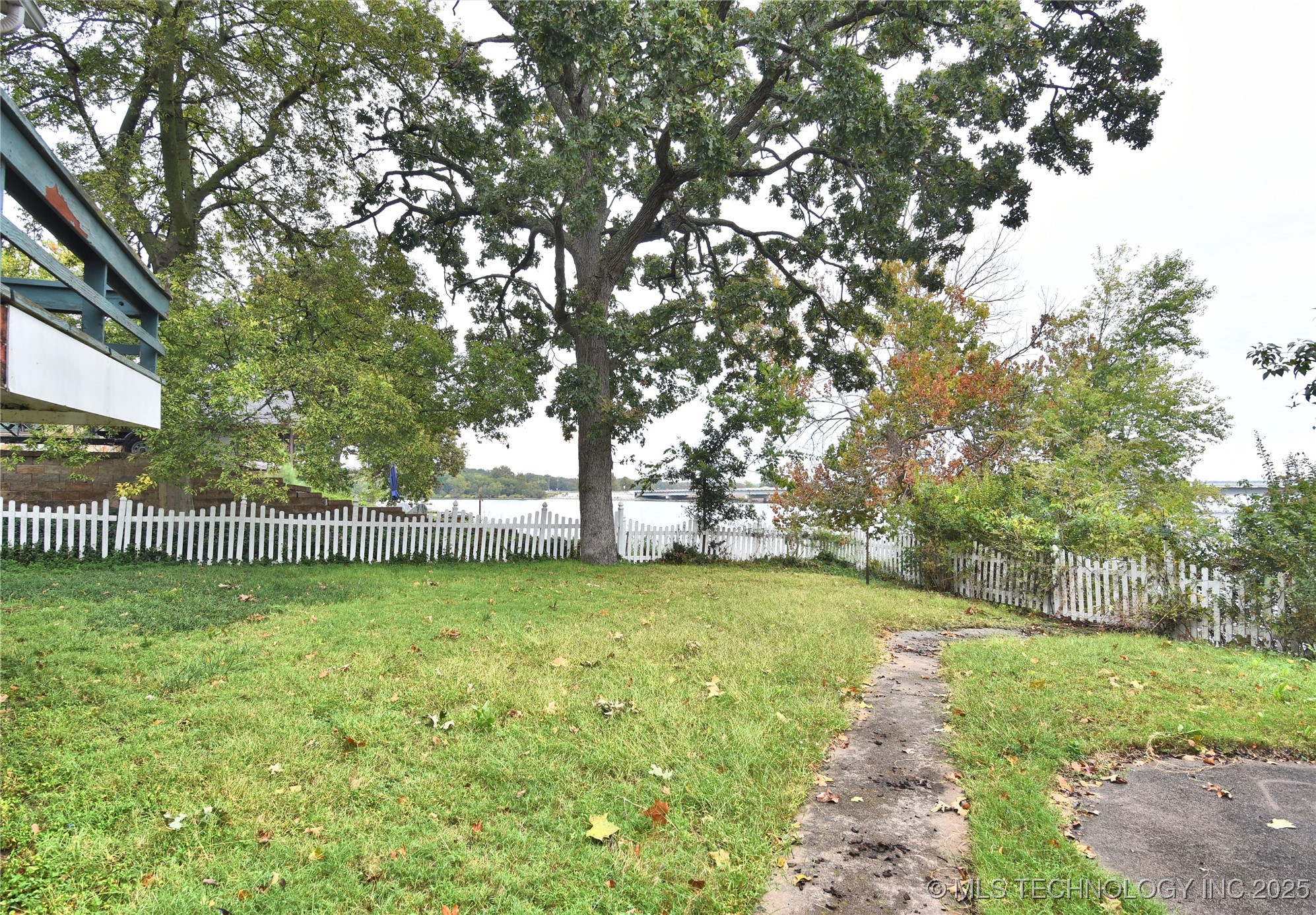 145 Skyline Property Photo 36