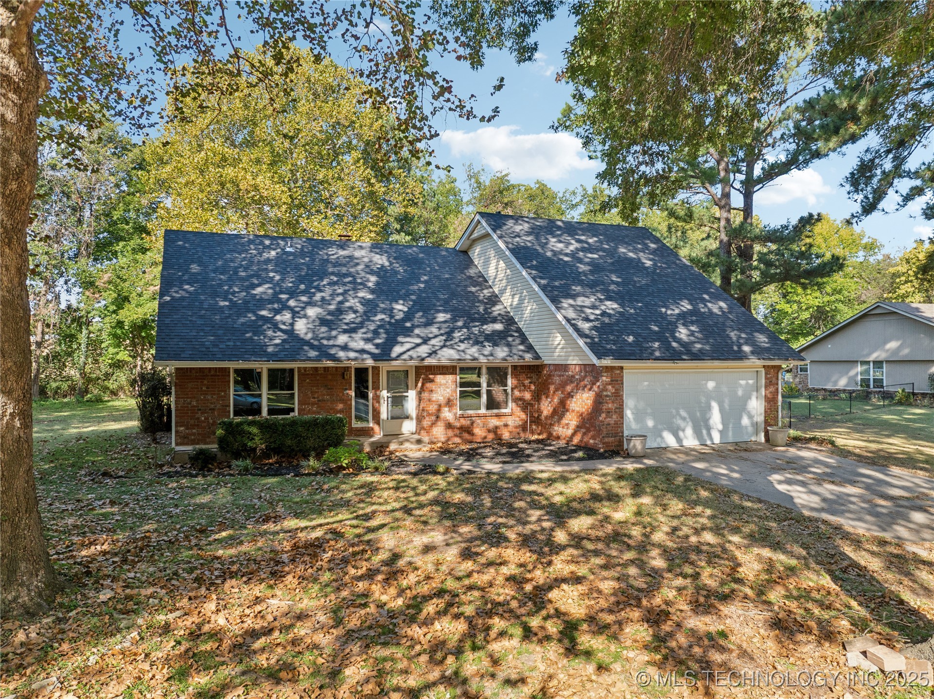 6136 S 219th East Avenue Property Photo 3