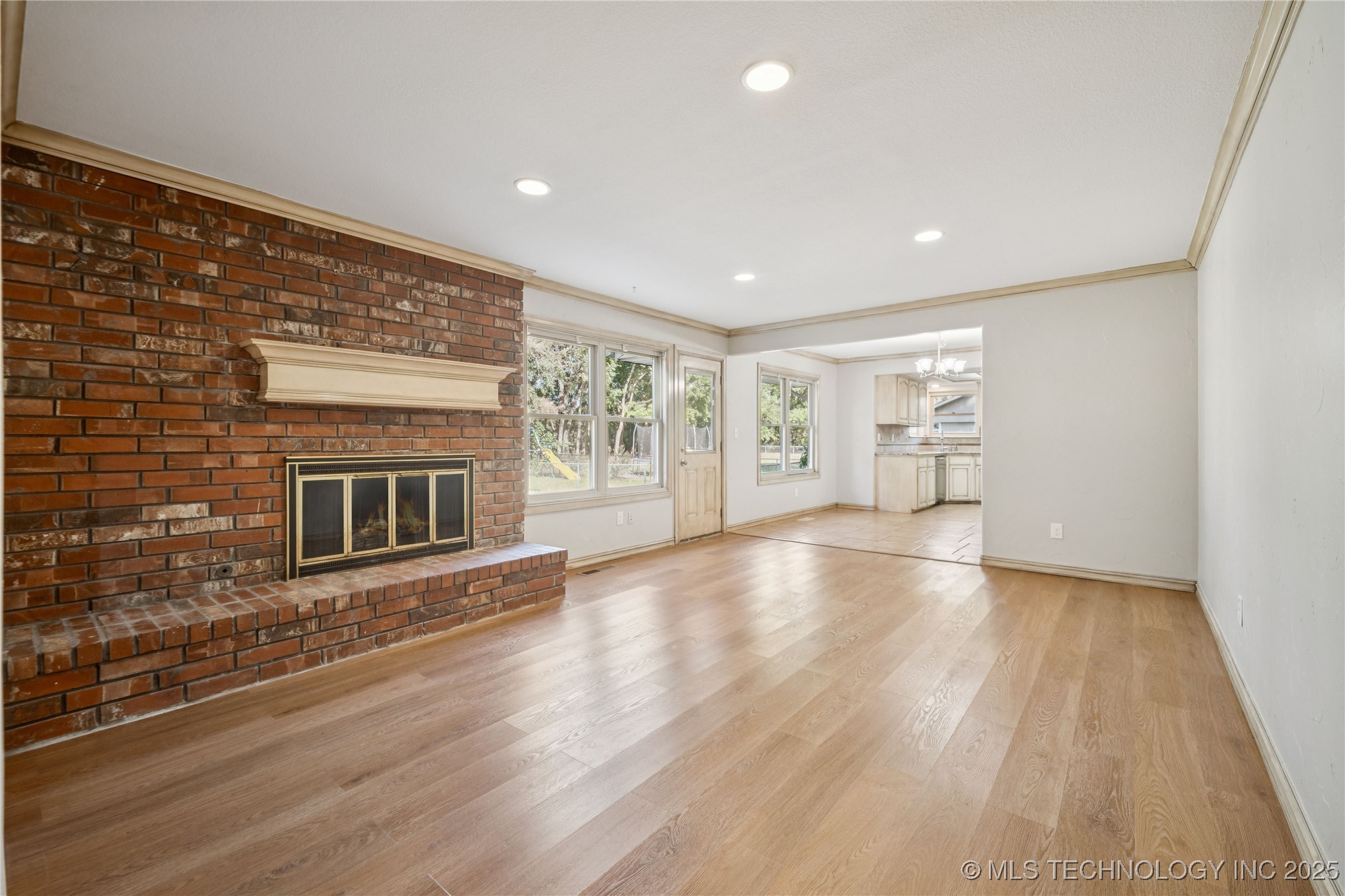 6136 S 219th East Avenue Property Photo 9