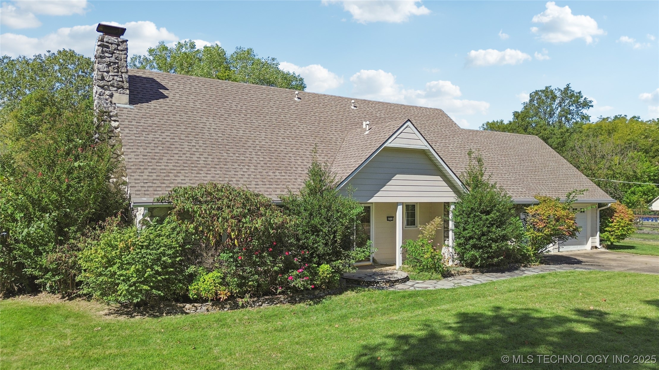 6712 S 136th Avenue E Property Photo 4