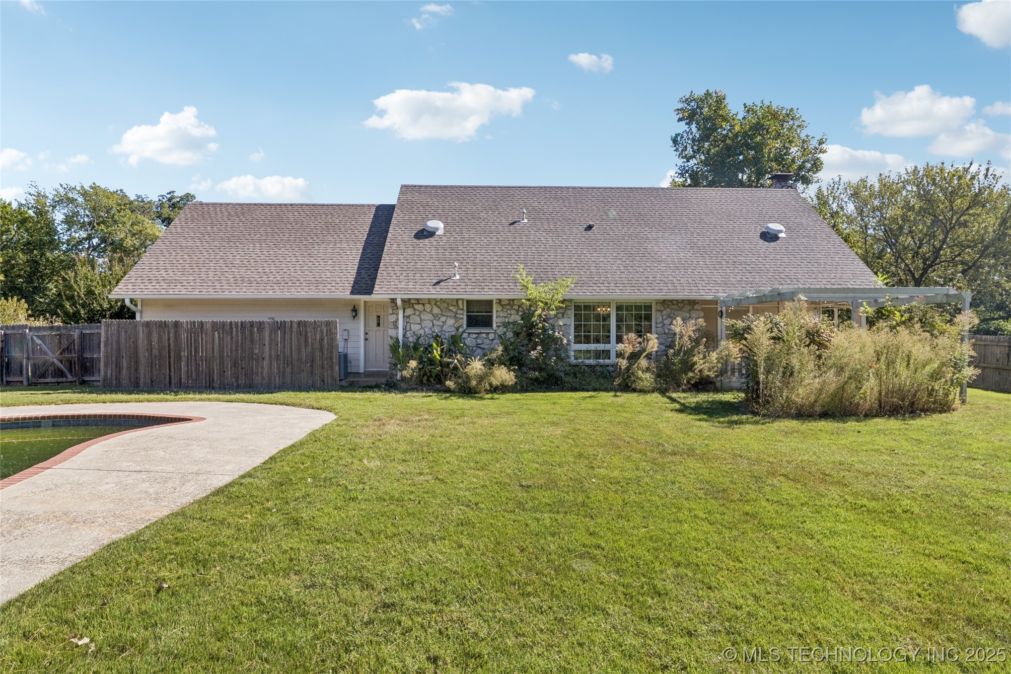 6712 S 136th Avenue E Property Photo 27