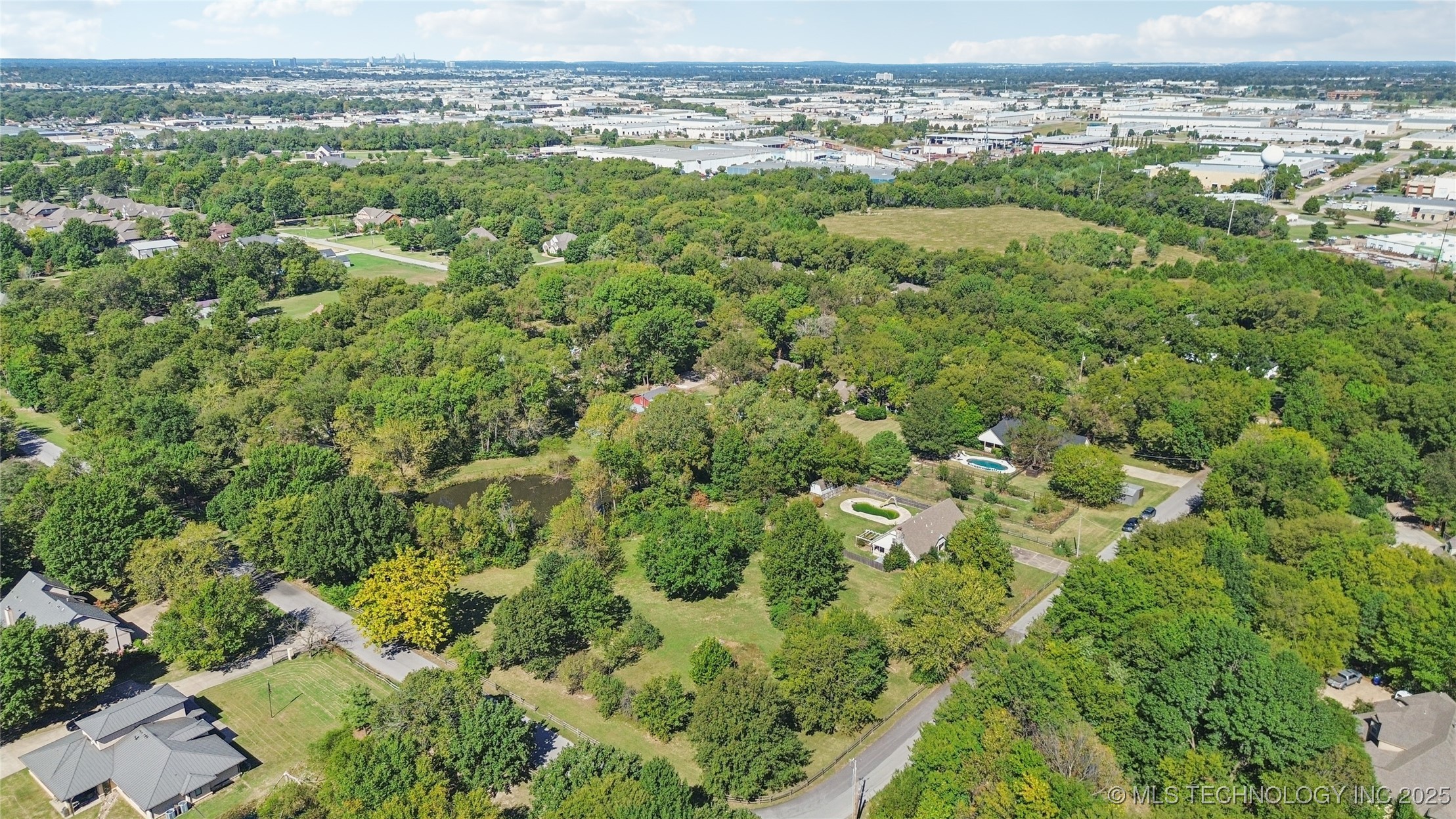 6712 S 136th Avenue E Property Photo 33