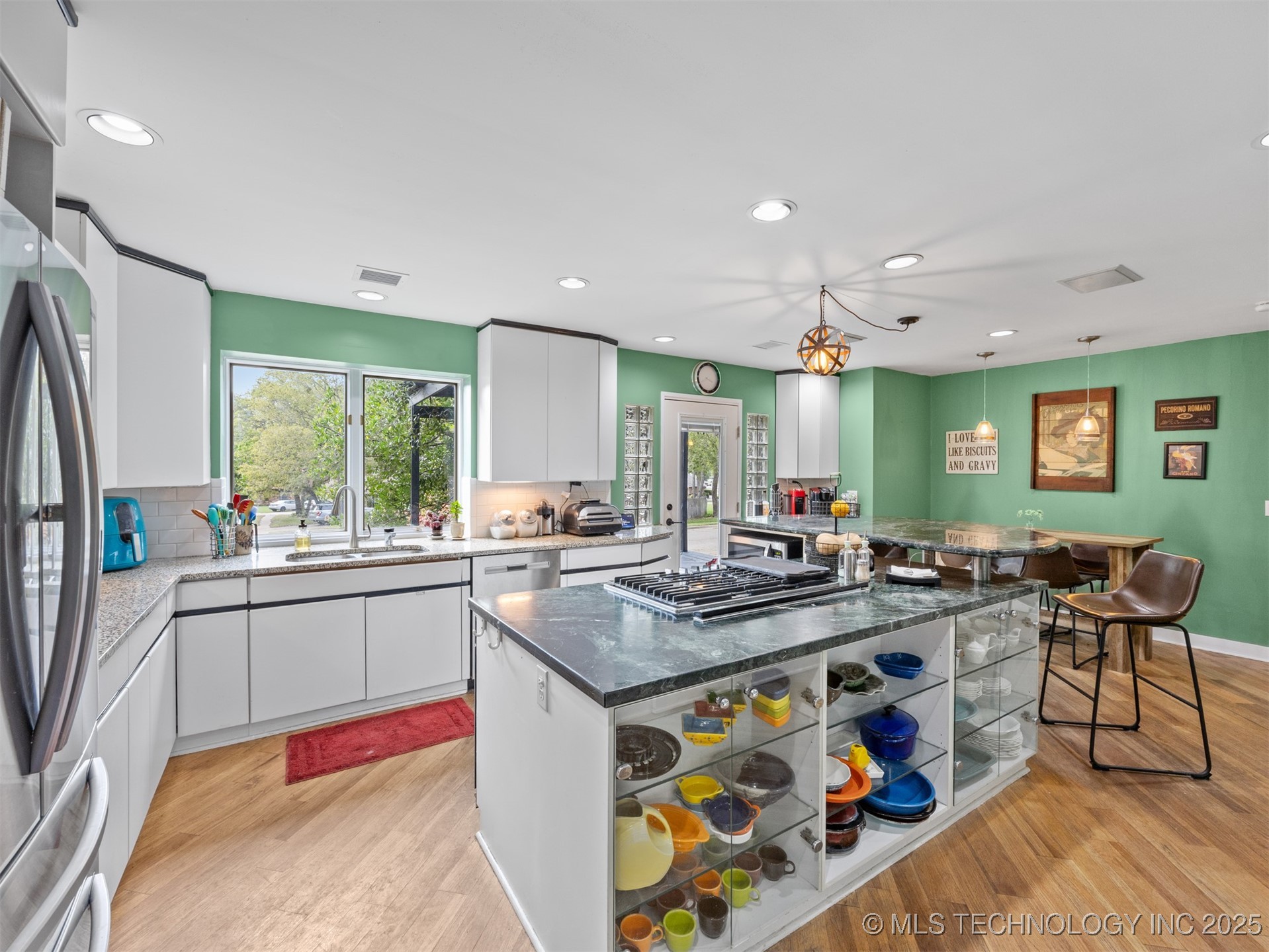 2501 Cherokee Hills Place Property Photo 3