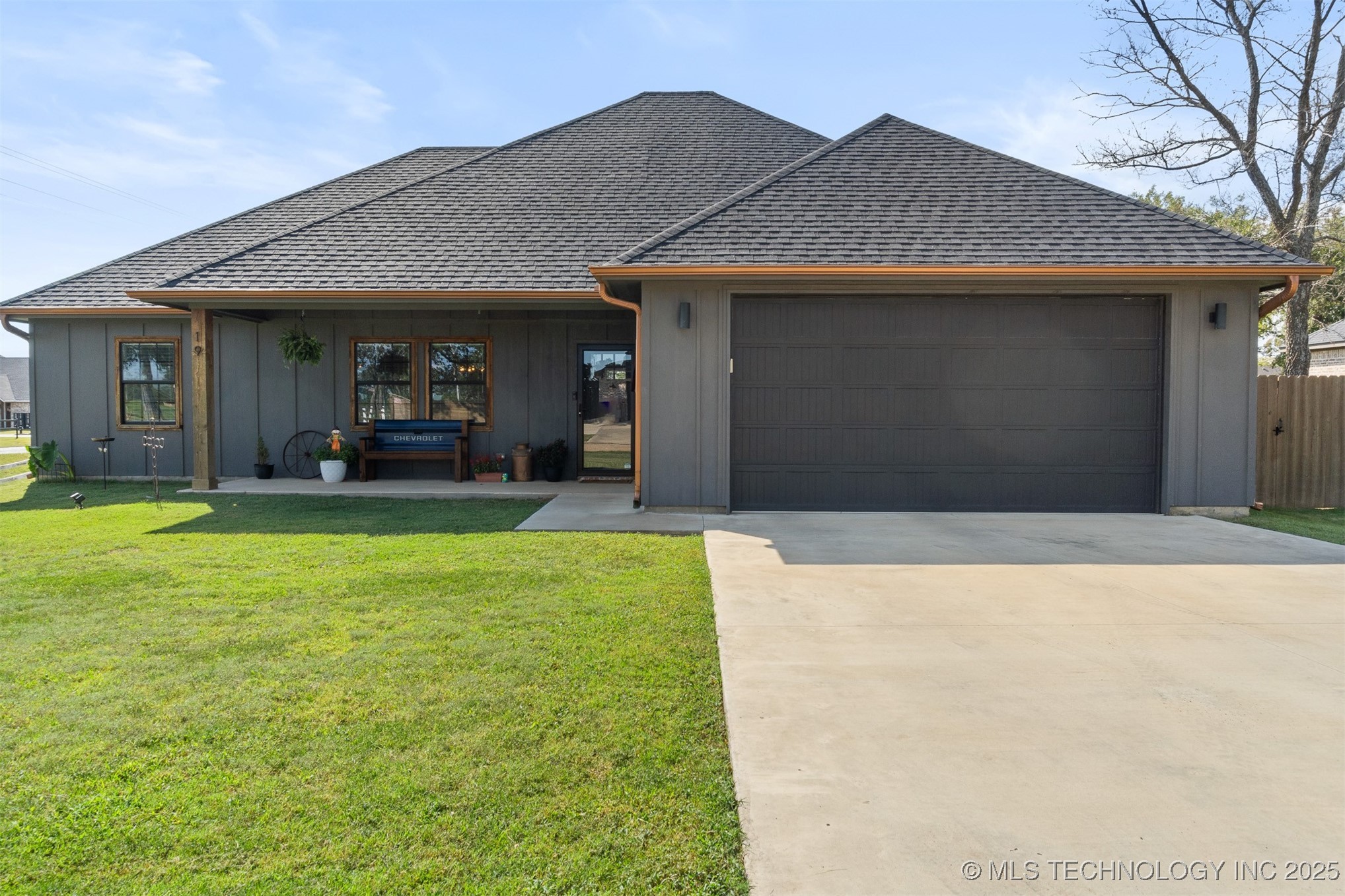 19 Sawyer Lane Property Photo 1