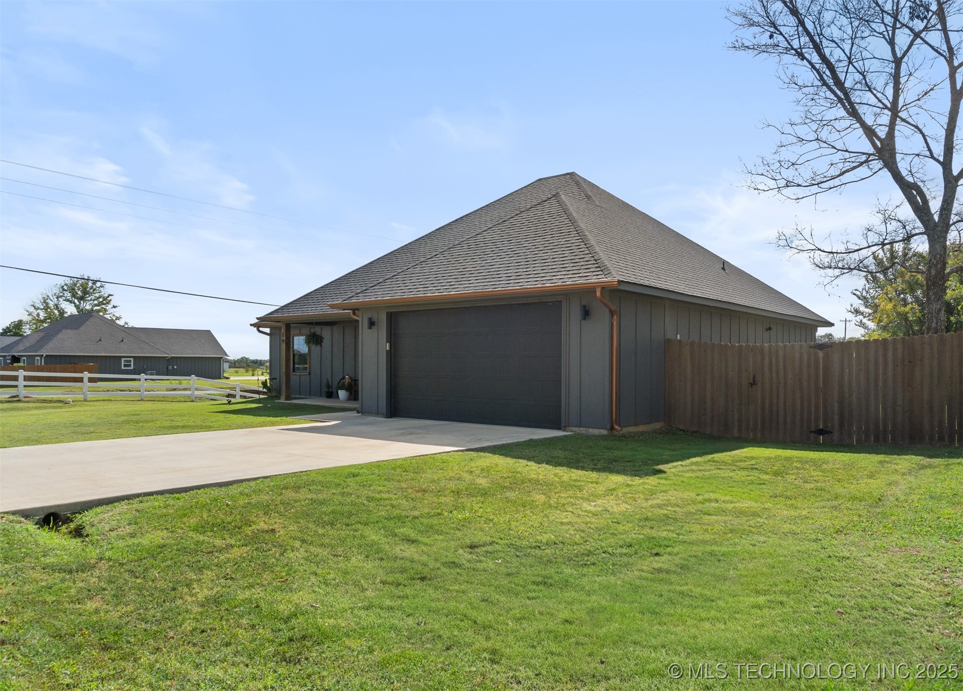 19 Sawyer Lane Property Photo 2
