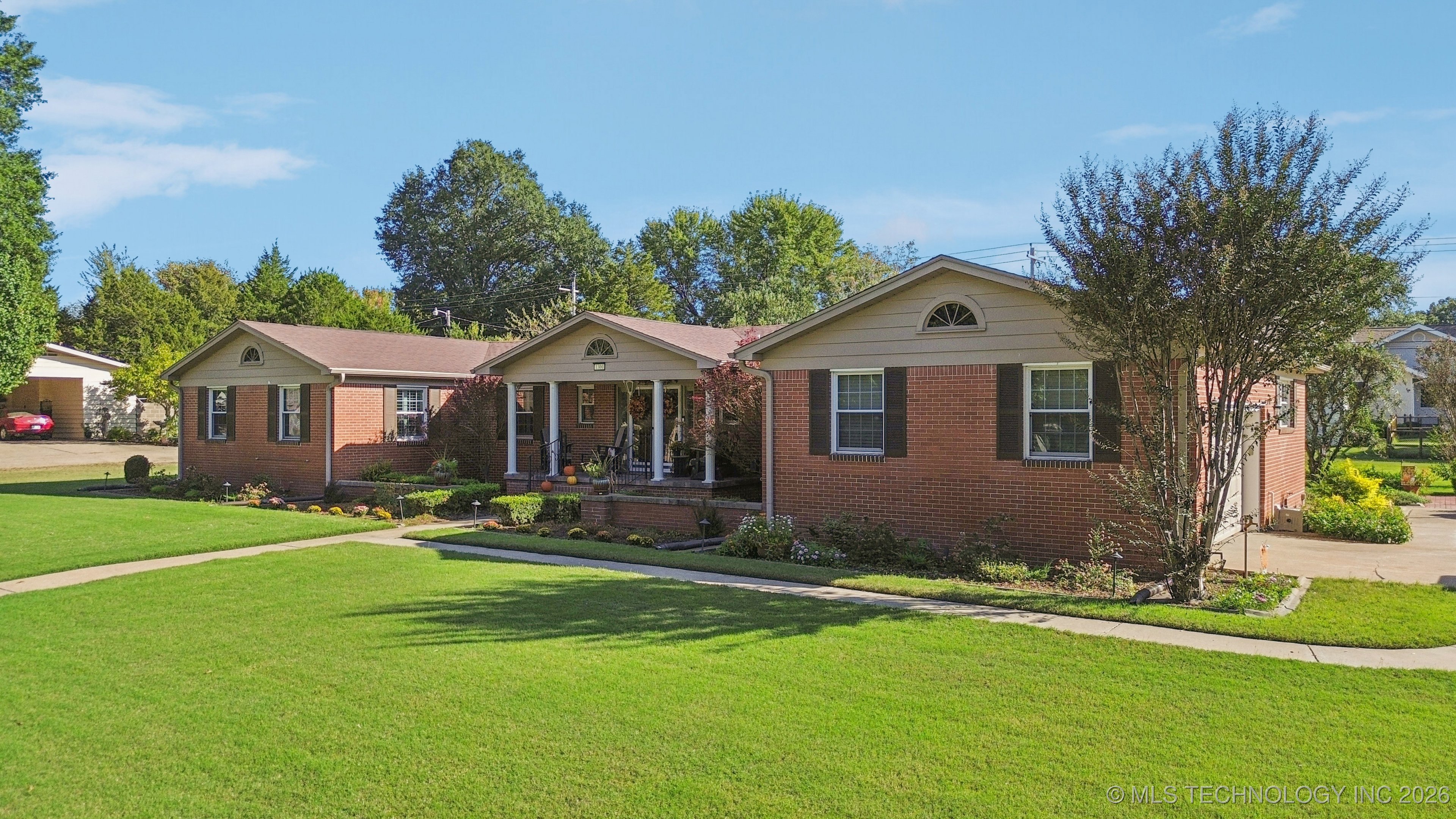 1300 E 7th Street Property Photo 2