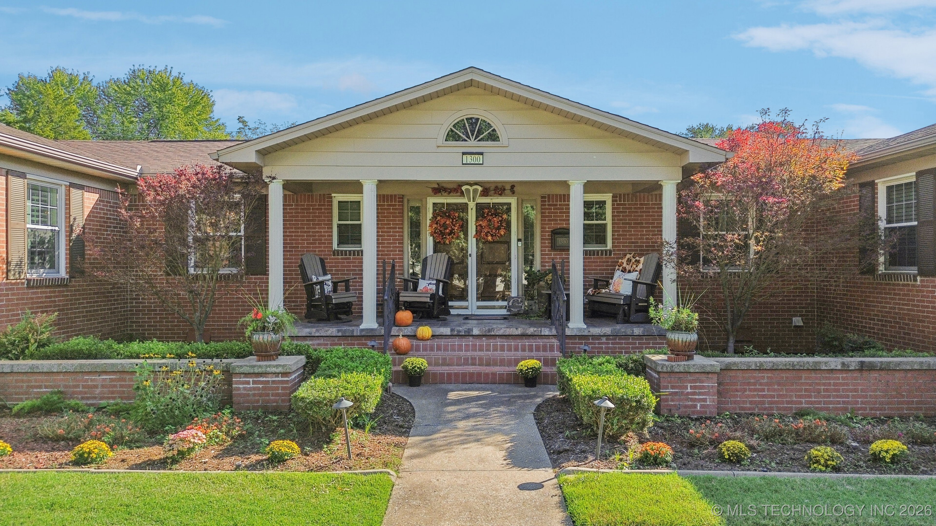 1300 E 7th Street Property Photo 4