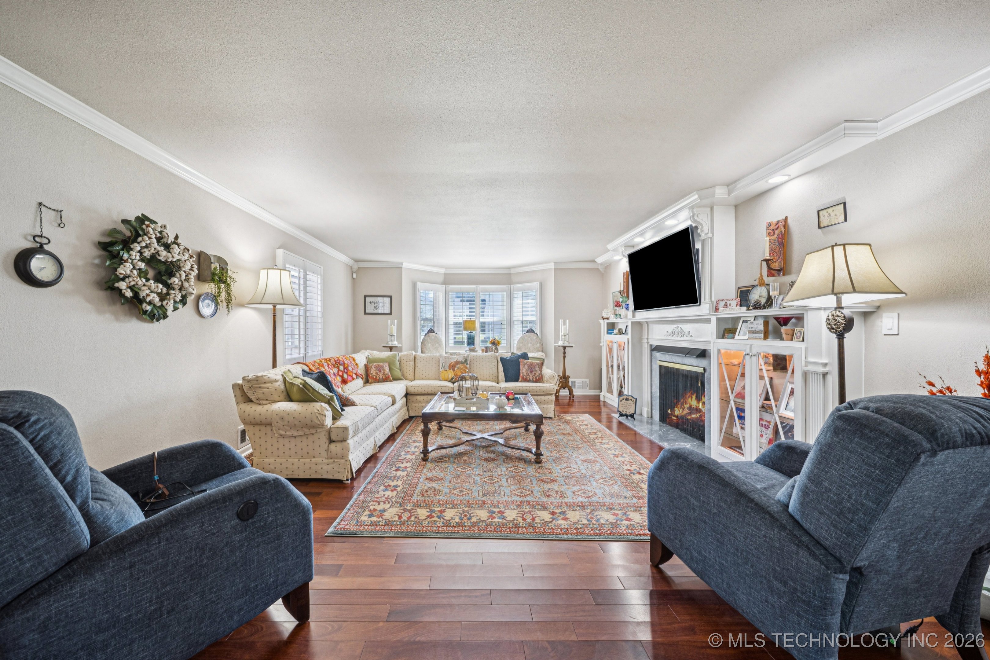 1300 E 7th Street Property Photo 7