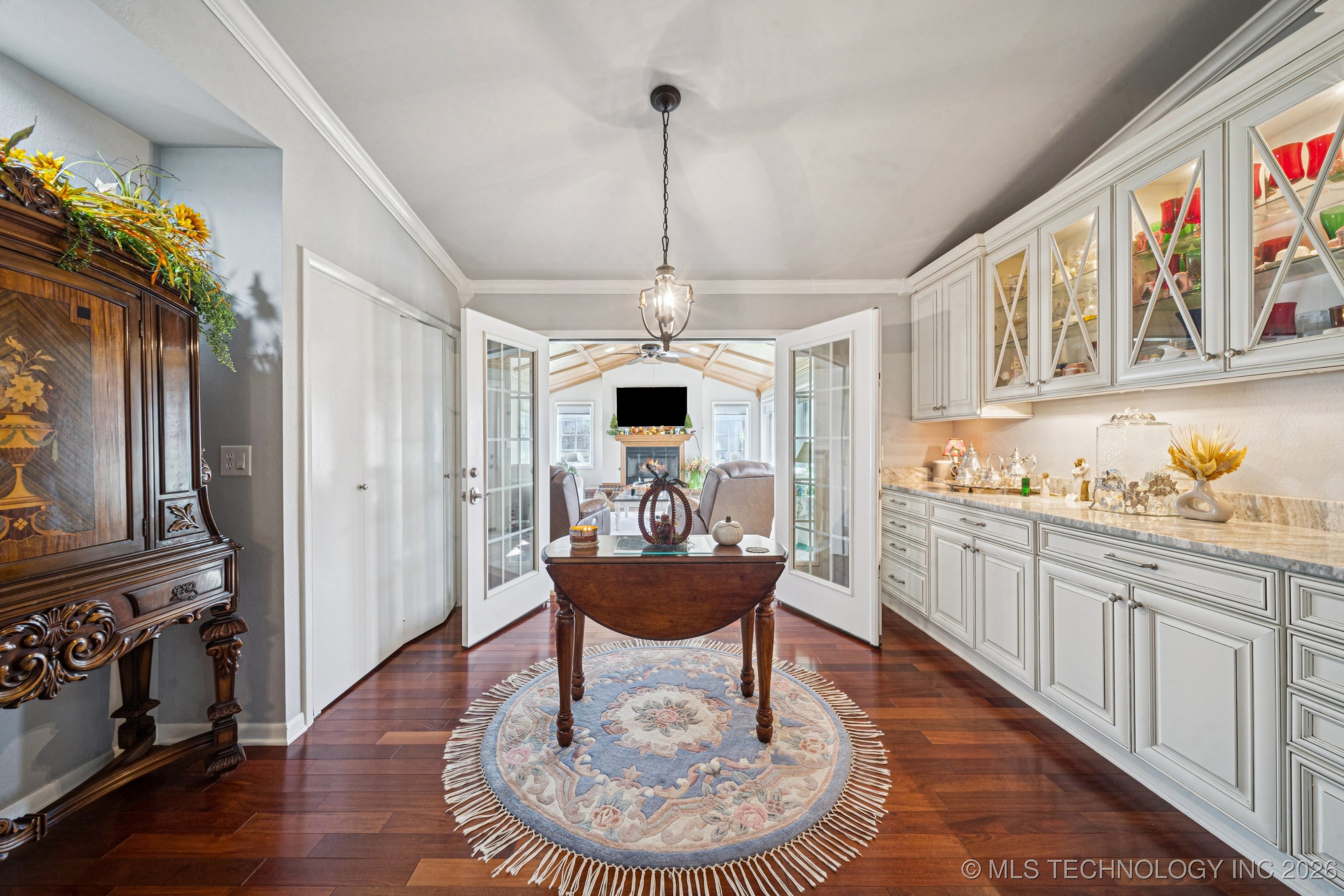 1300 E 7th Street Property Photo 13