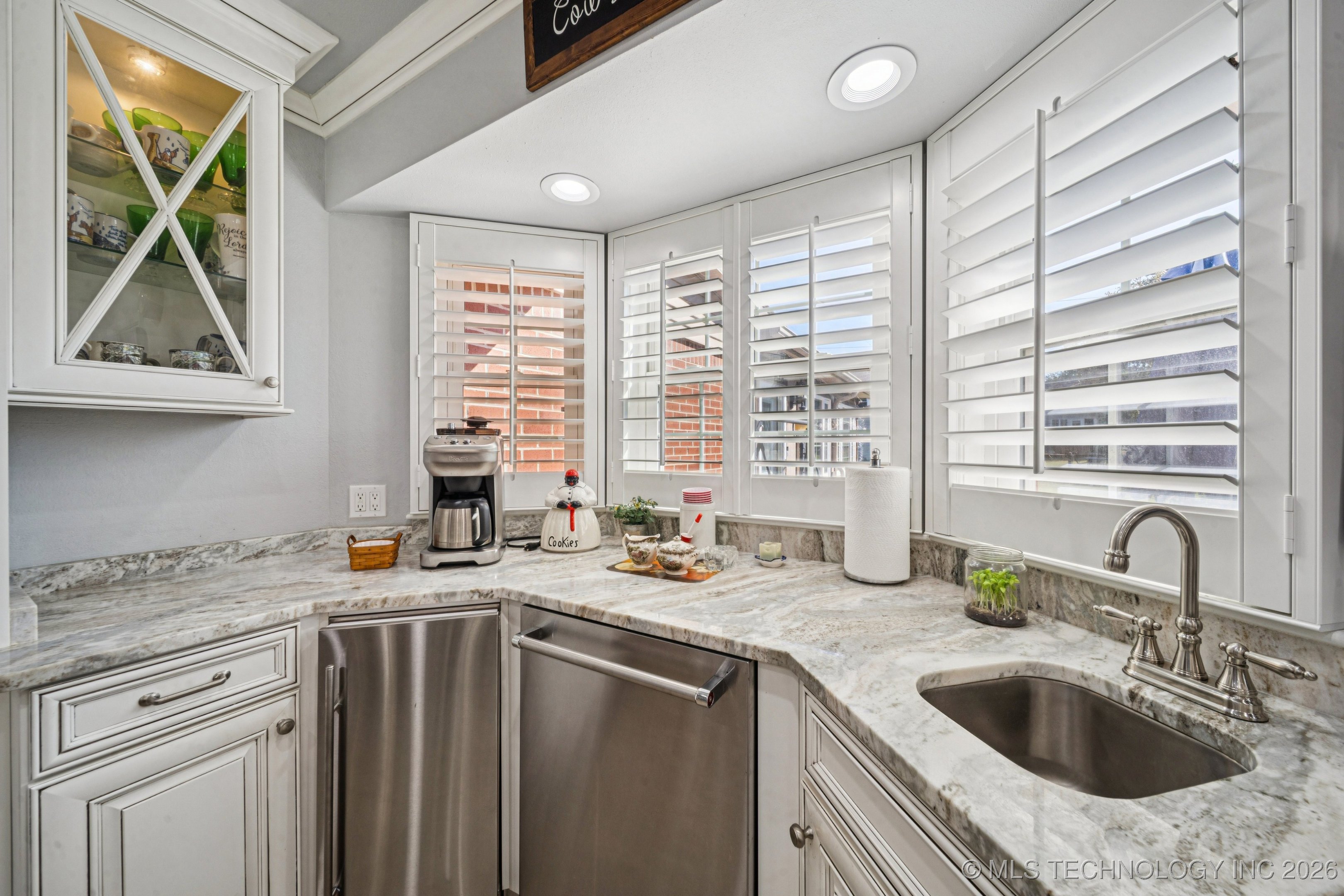 1300 E 7th Street Property Photo 20