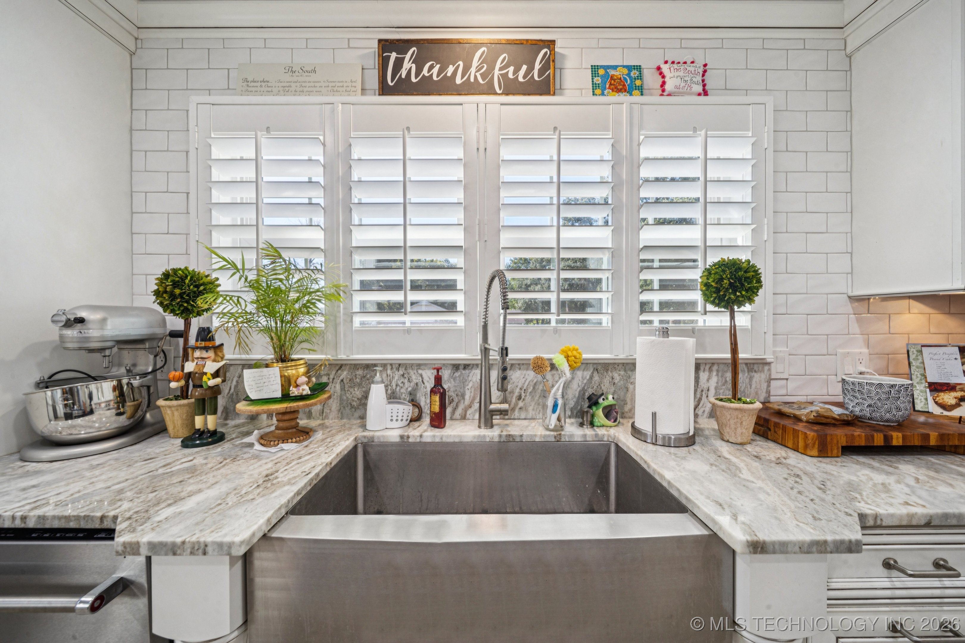 1300 E 7th Street Property Photo 23