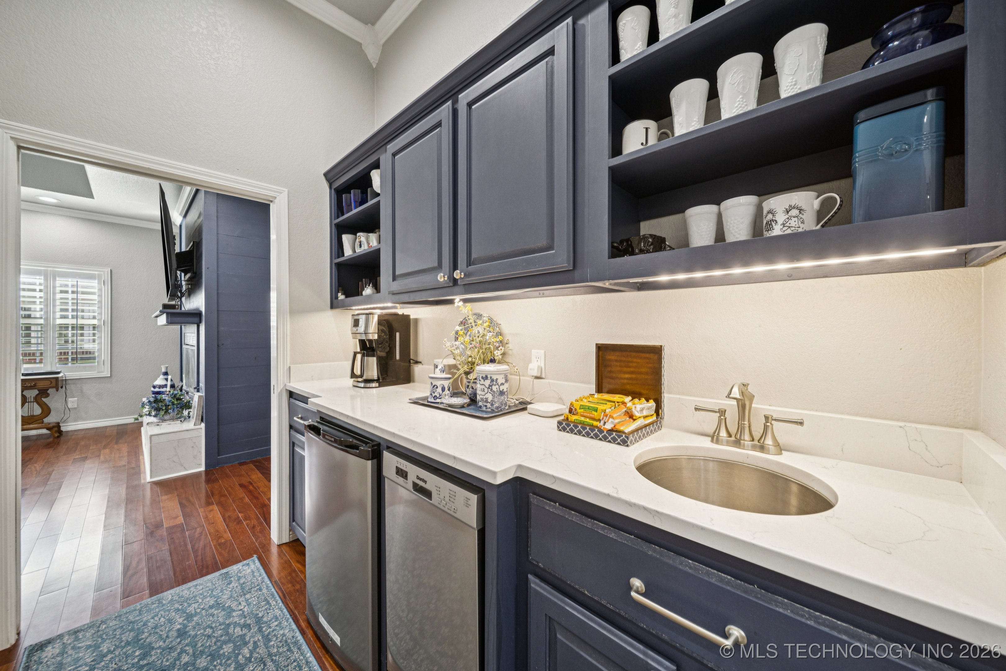 1300 E 7th Street Property Photo 39