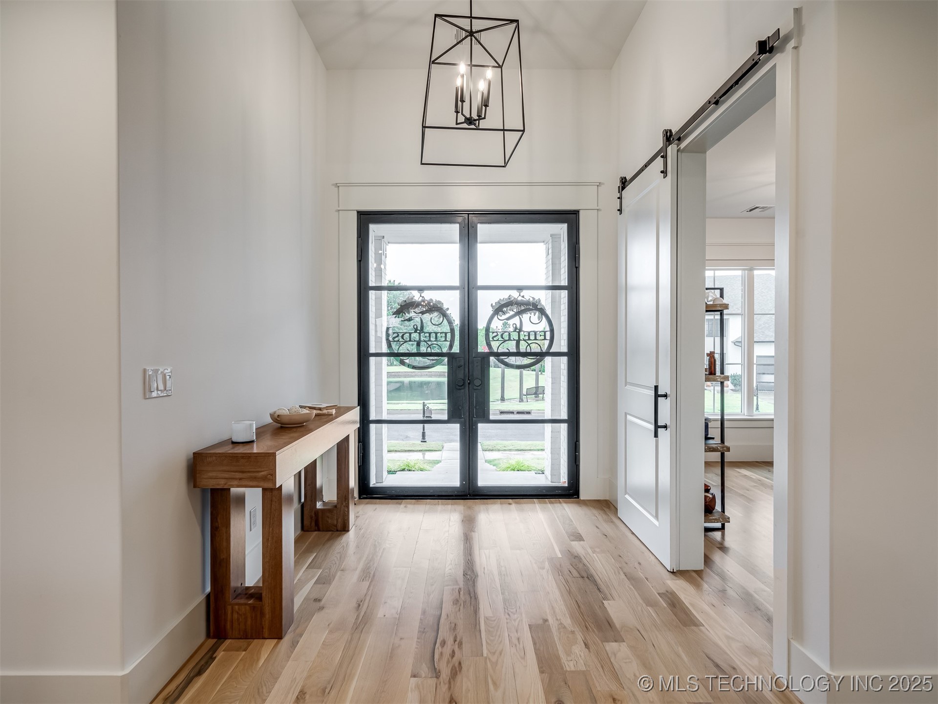 10821 S Fir Street Property Photo 3