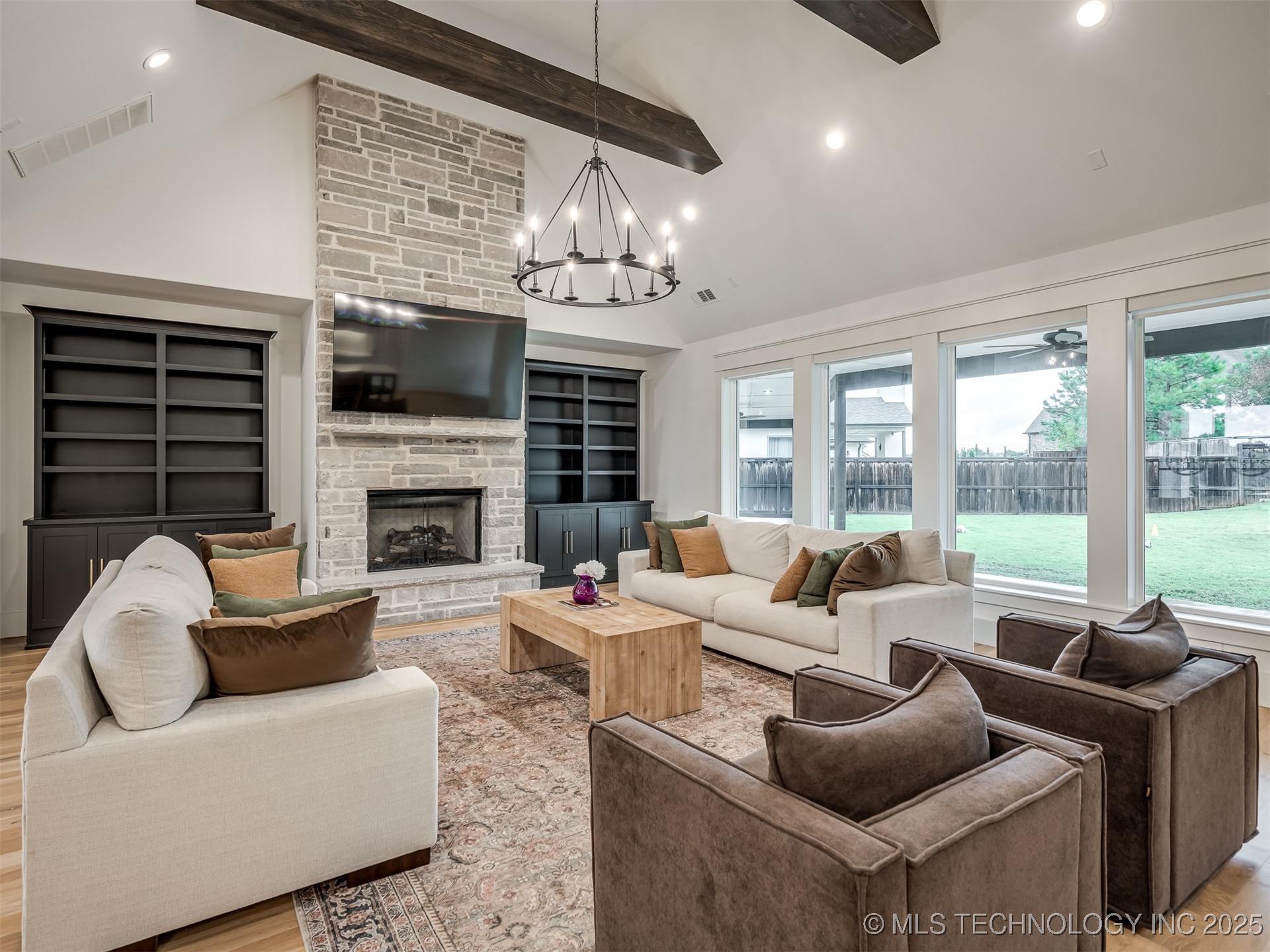 10821 S Fir Street Property Photo 6