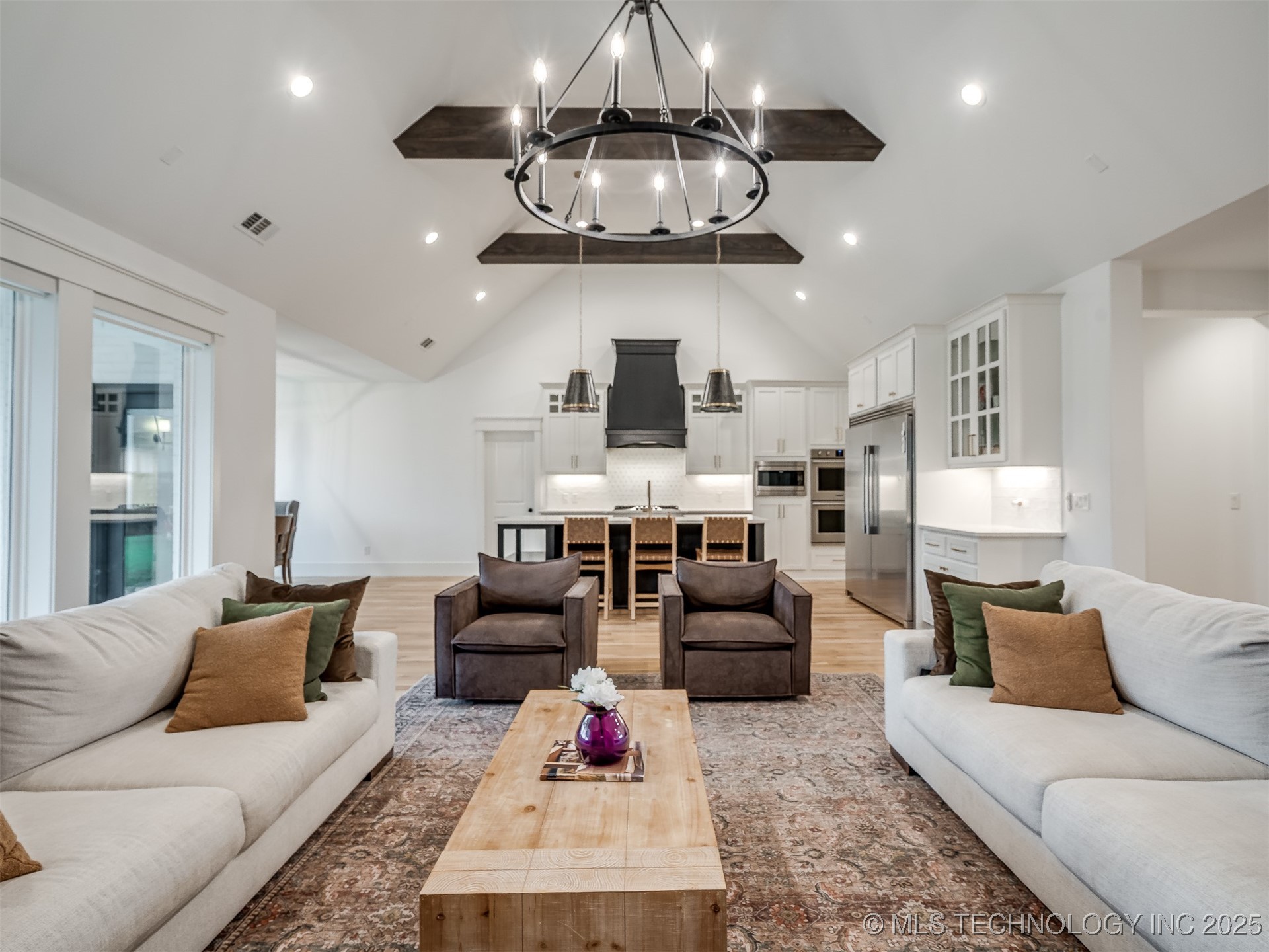 10821 S Fir Street Property Photo 8