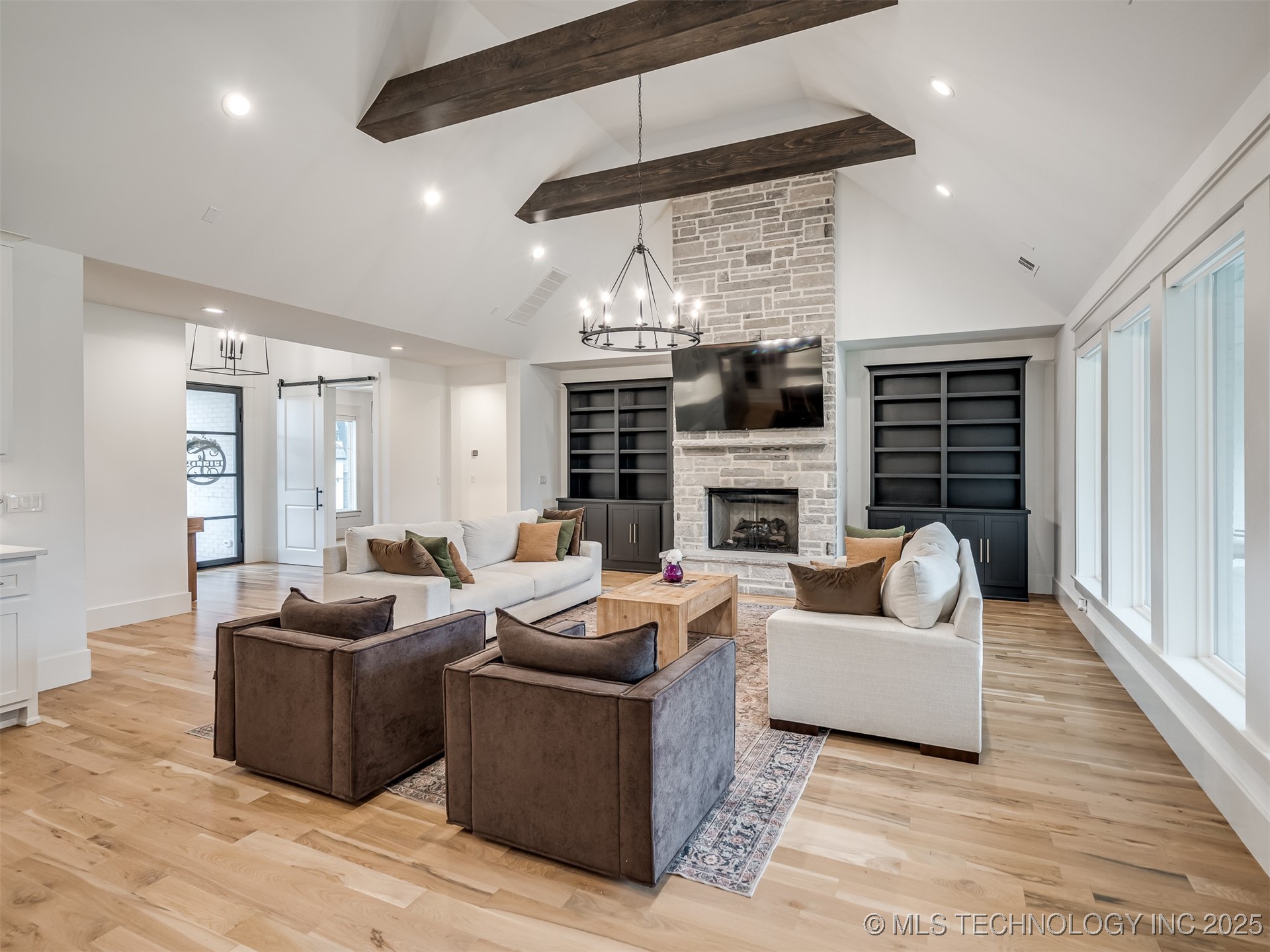 10821 S Fir Street Property Photo 10