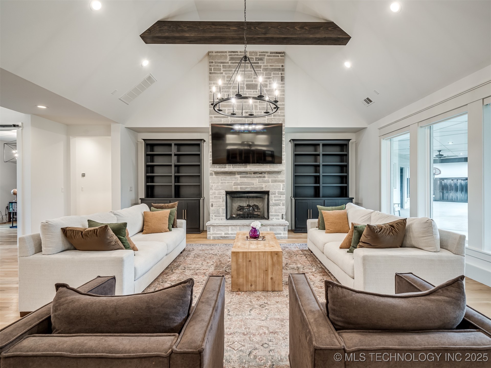 10821 S Fir Street Property Photo 11