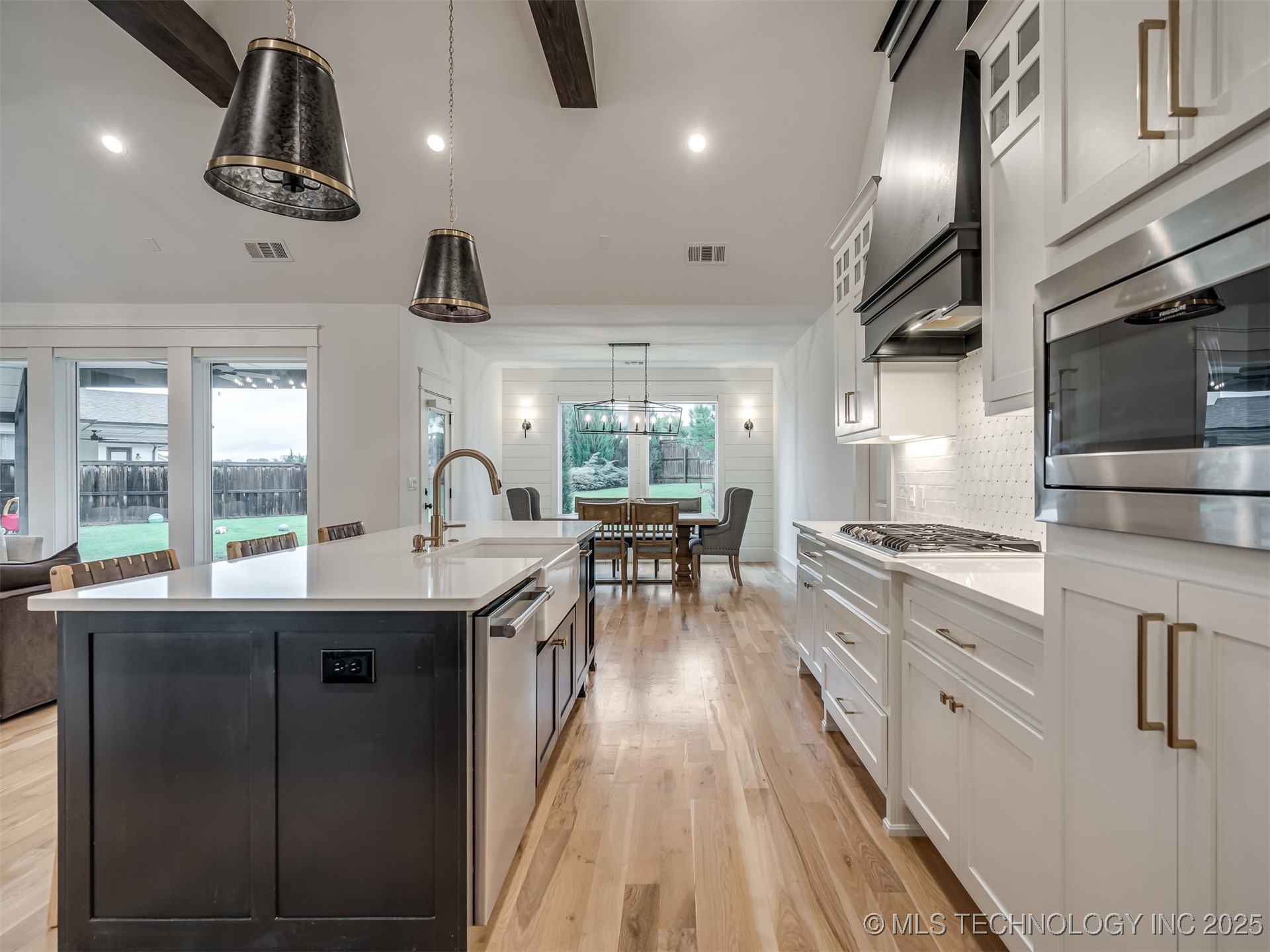 10821 S Fir Street Property Photo 16