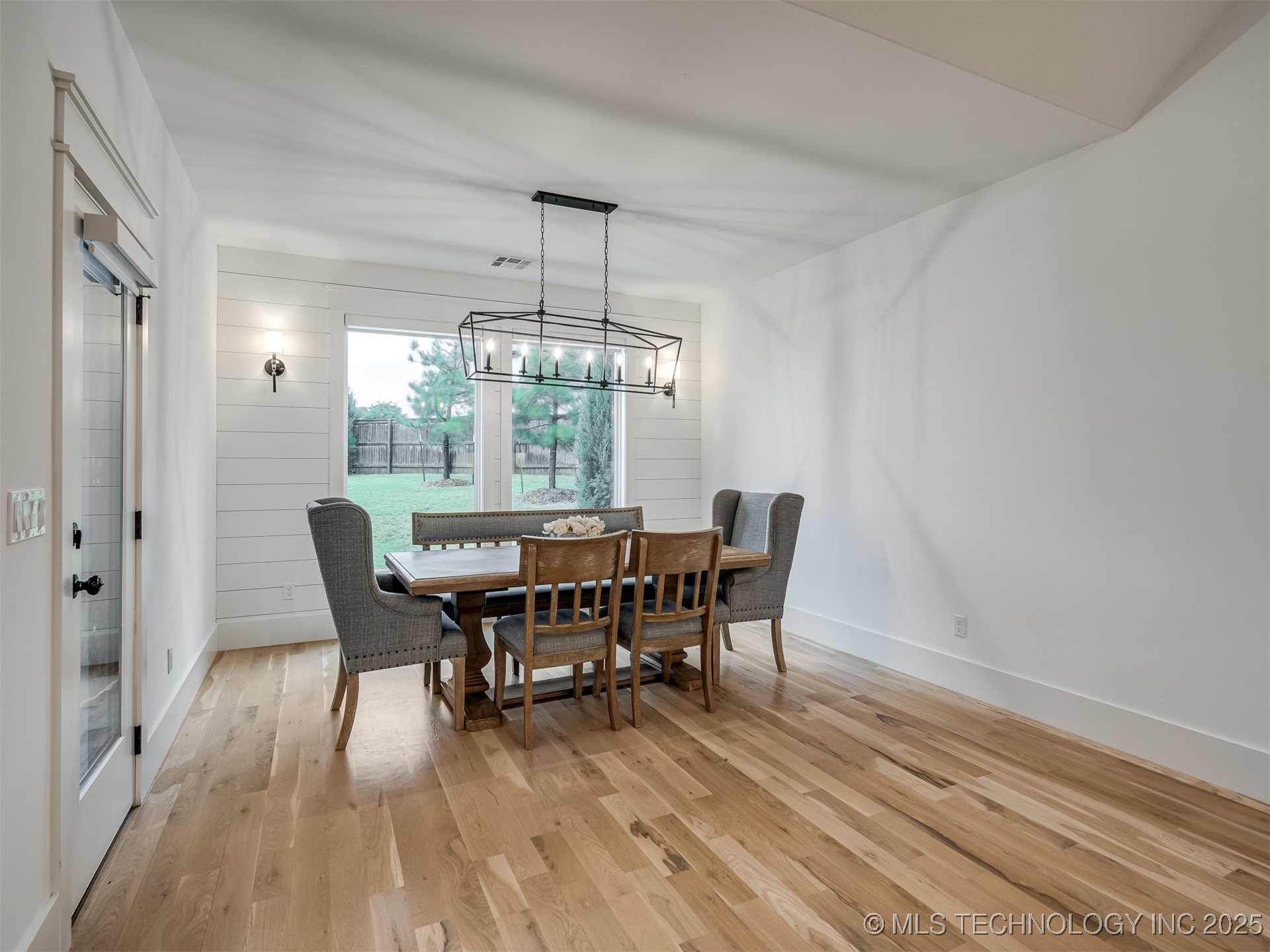 10821 S Fir Street Property Photo 19