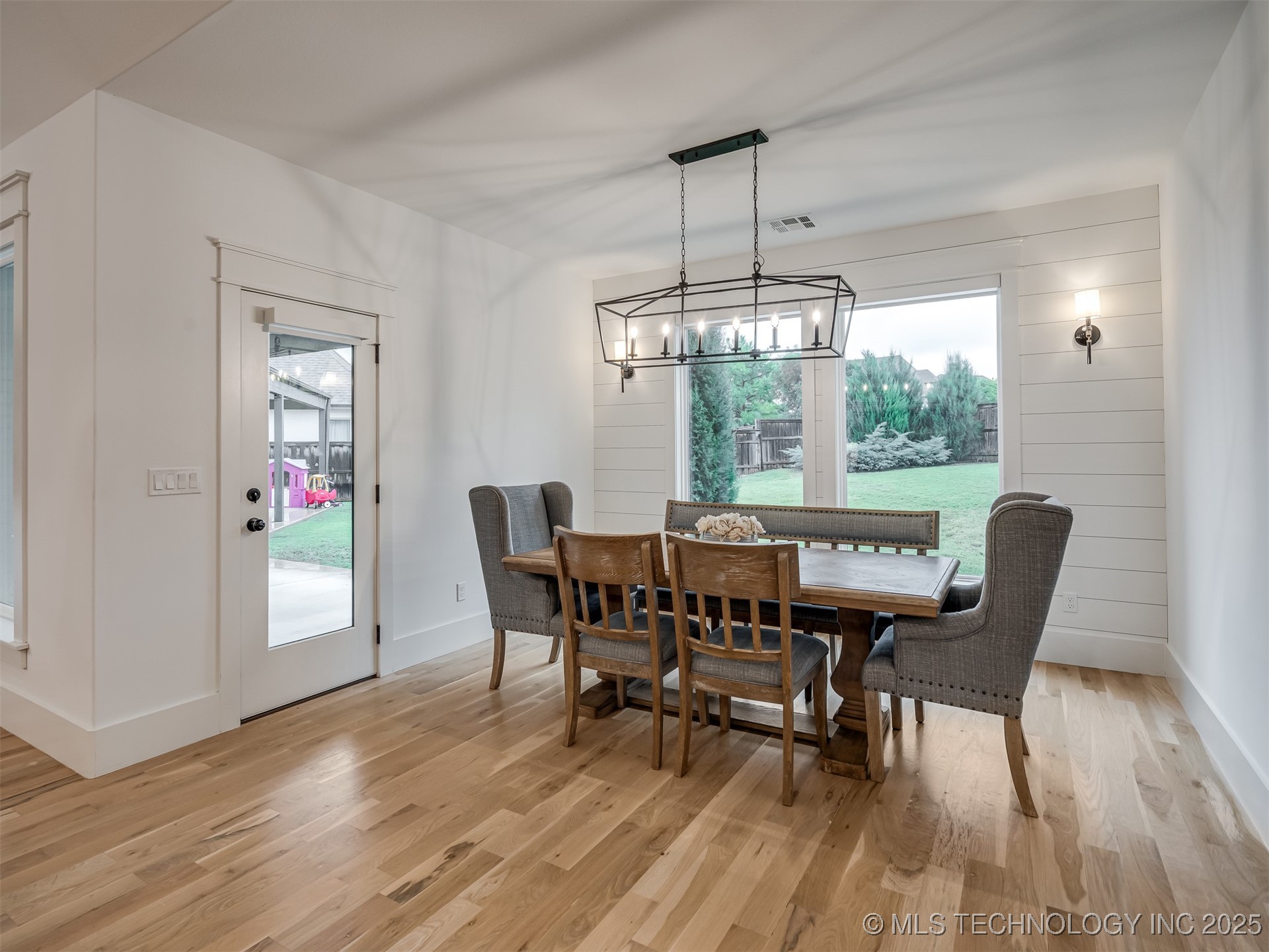 10821 S Fir Street Property Photo 20