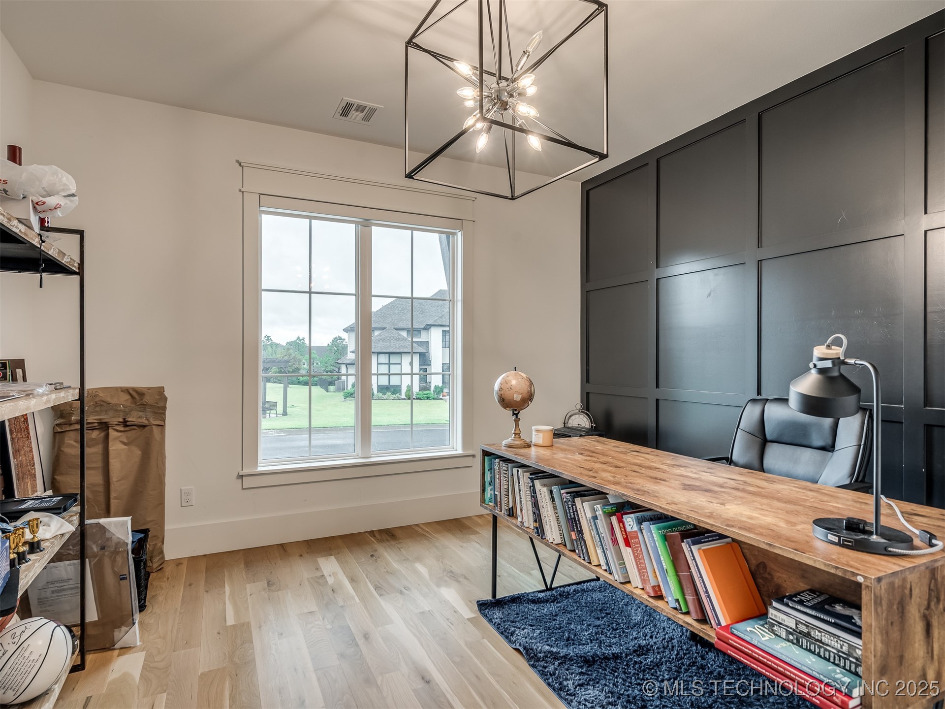 10821 S Fir Street Property Photo 25