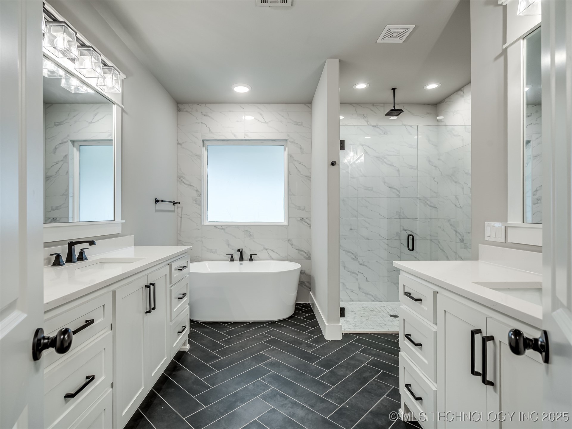 10821 S Fir Street Property Photo 33