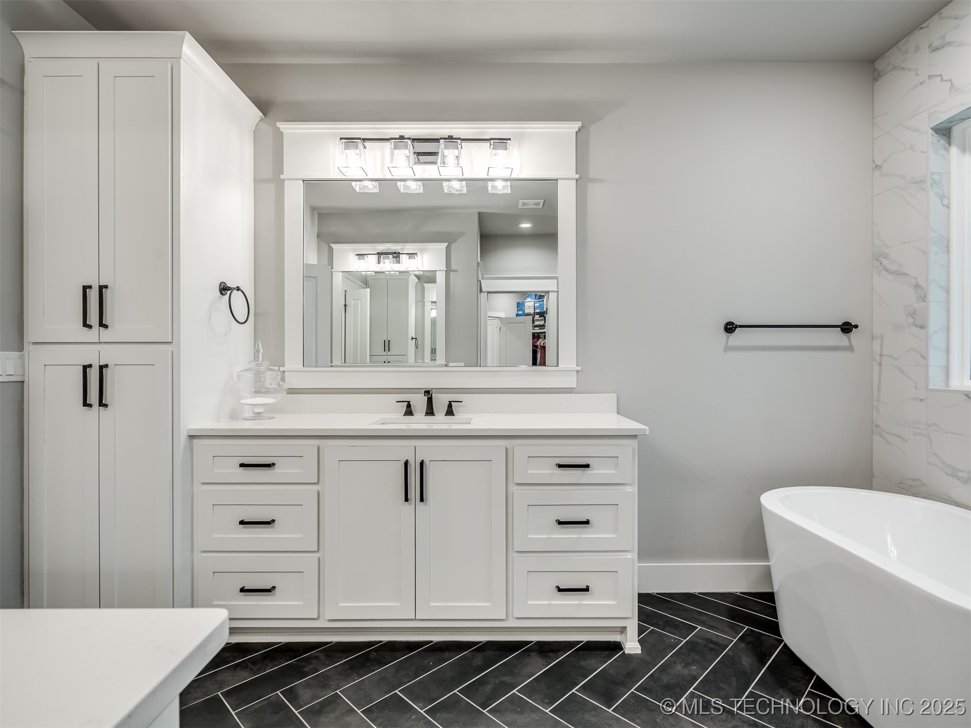 10821 S Fir Street Property Photo 35