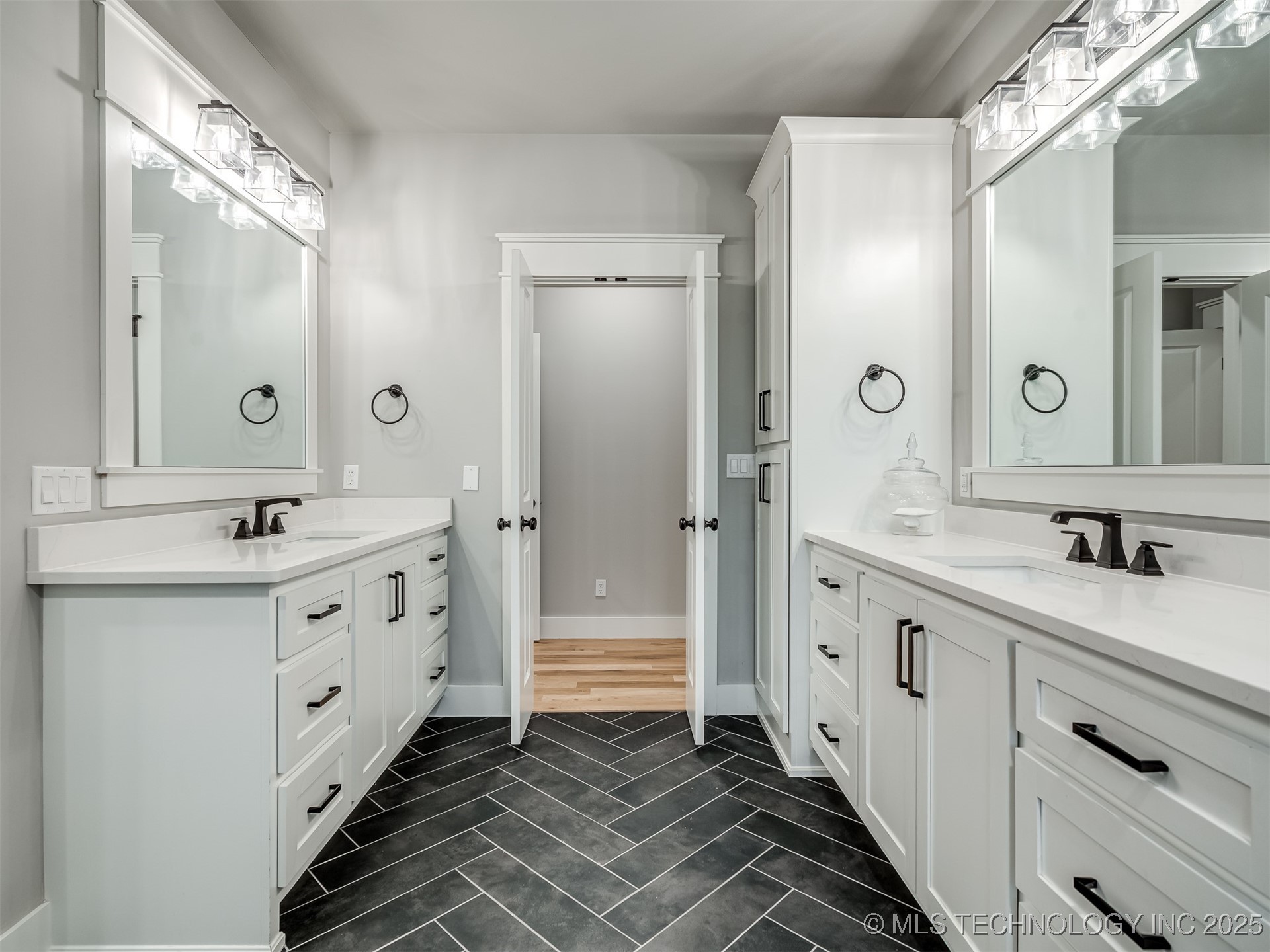 10821 S Fir Street Property Photo 36