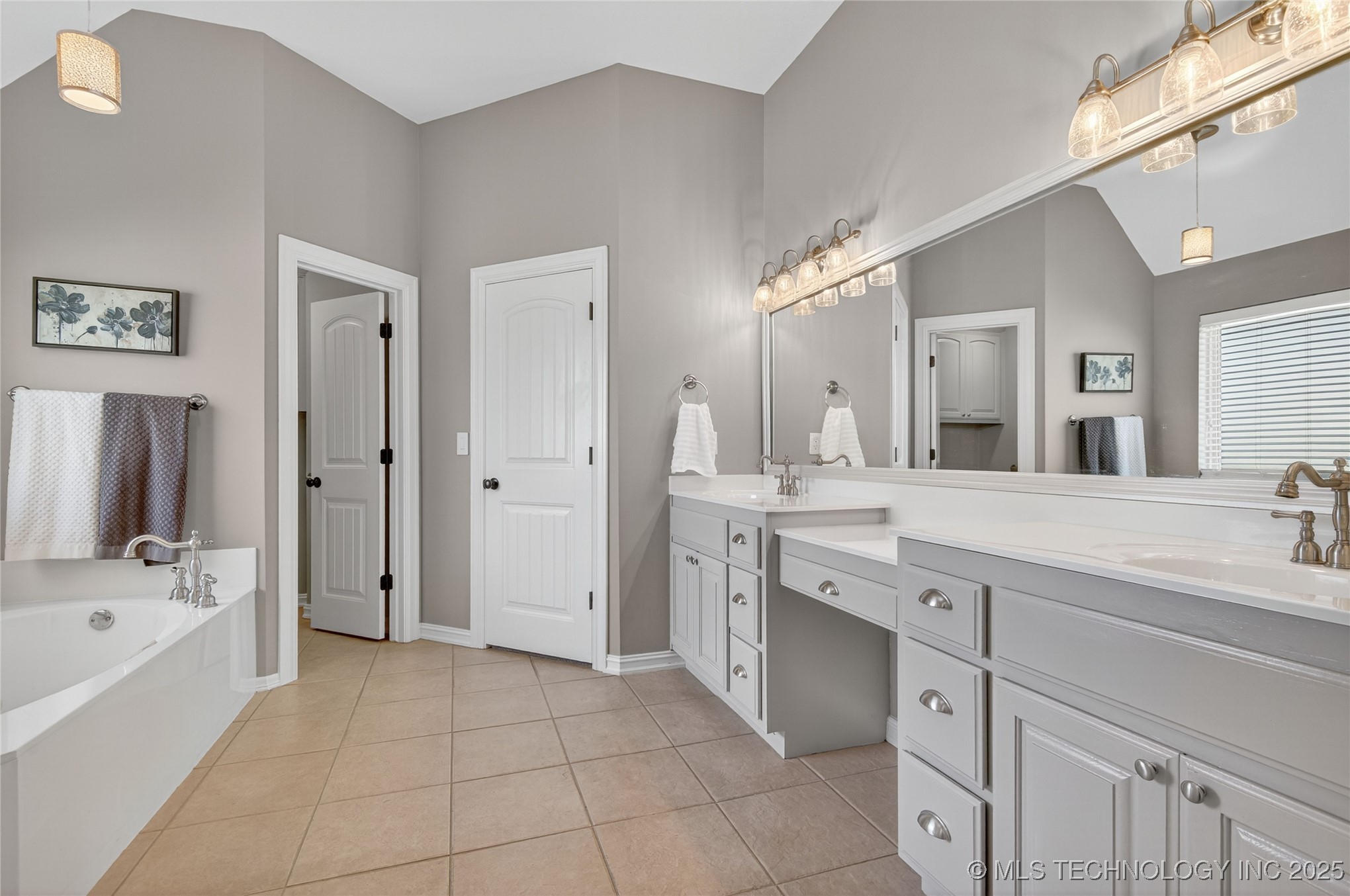 8432 N 68th East Avenue Property Photo 20