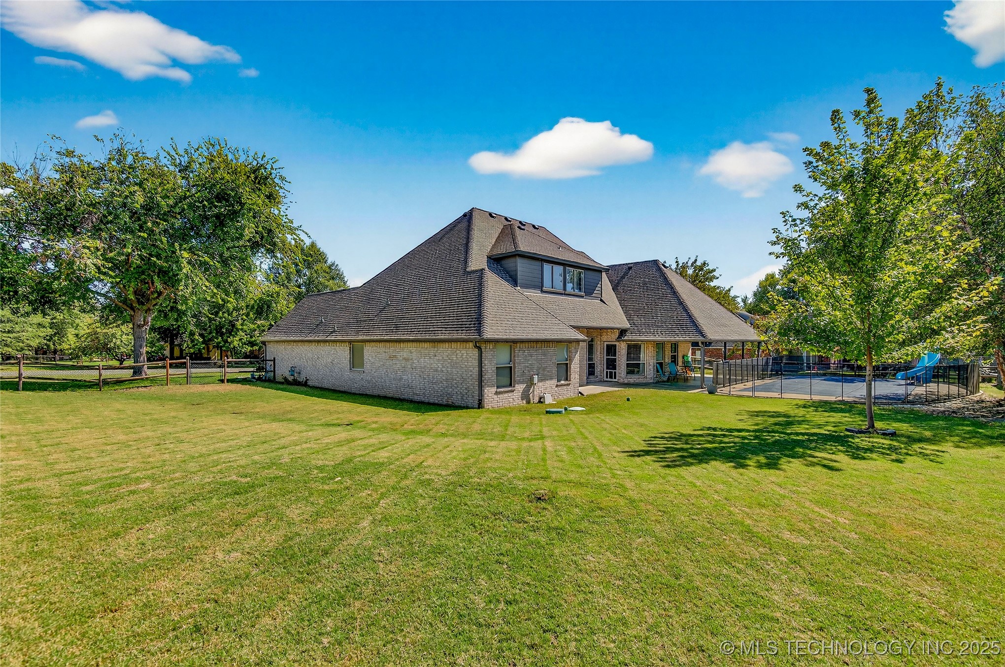 8432 N 68th East Avenue Property Photo 43