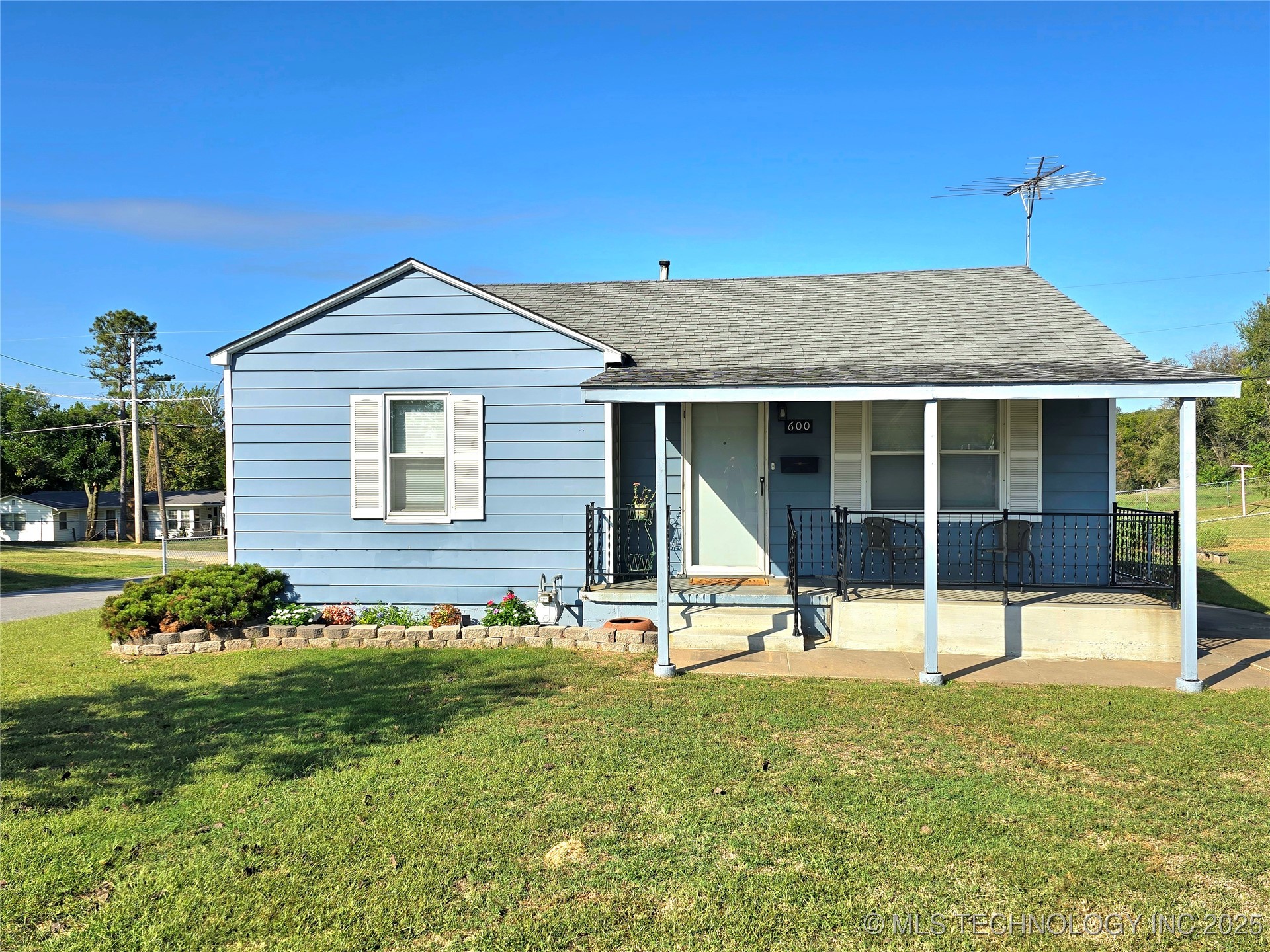 600 N Franklin Avenue Property Photo 1