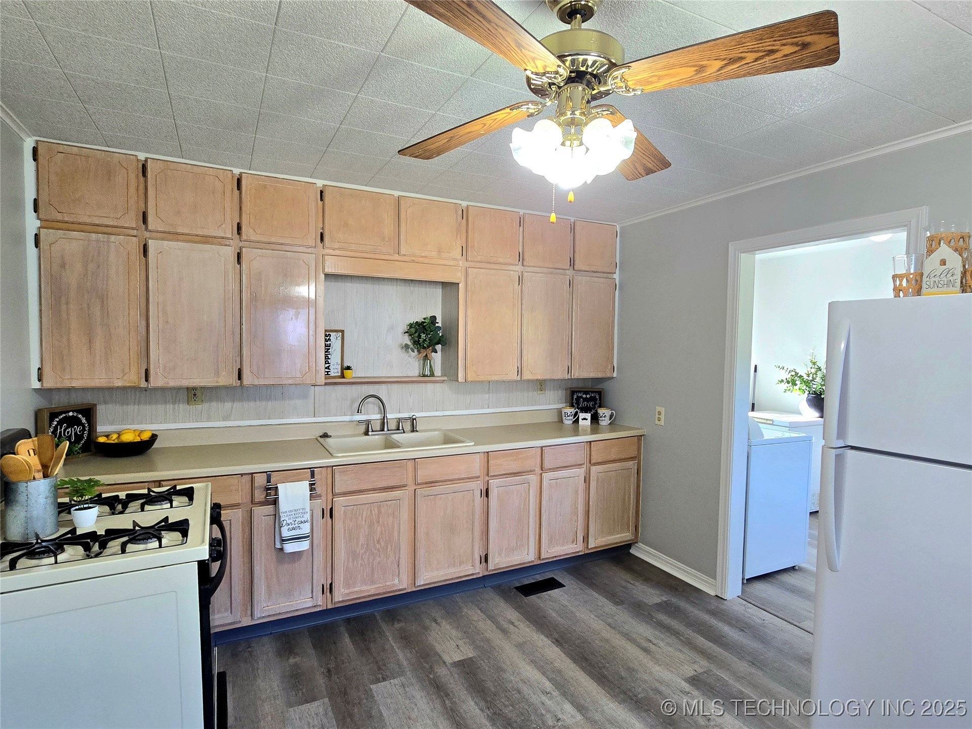 600 N Franklin Avenue Property Photo 11