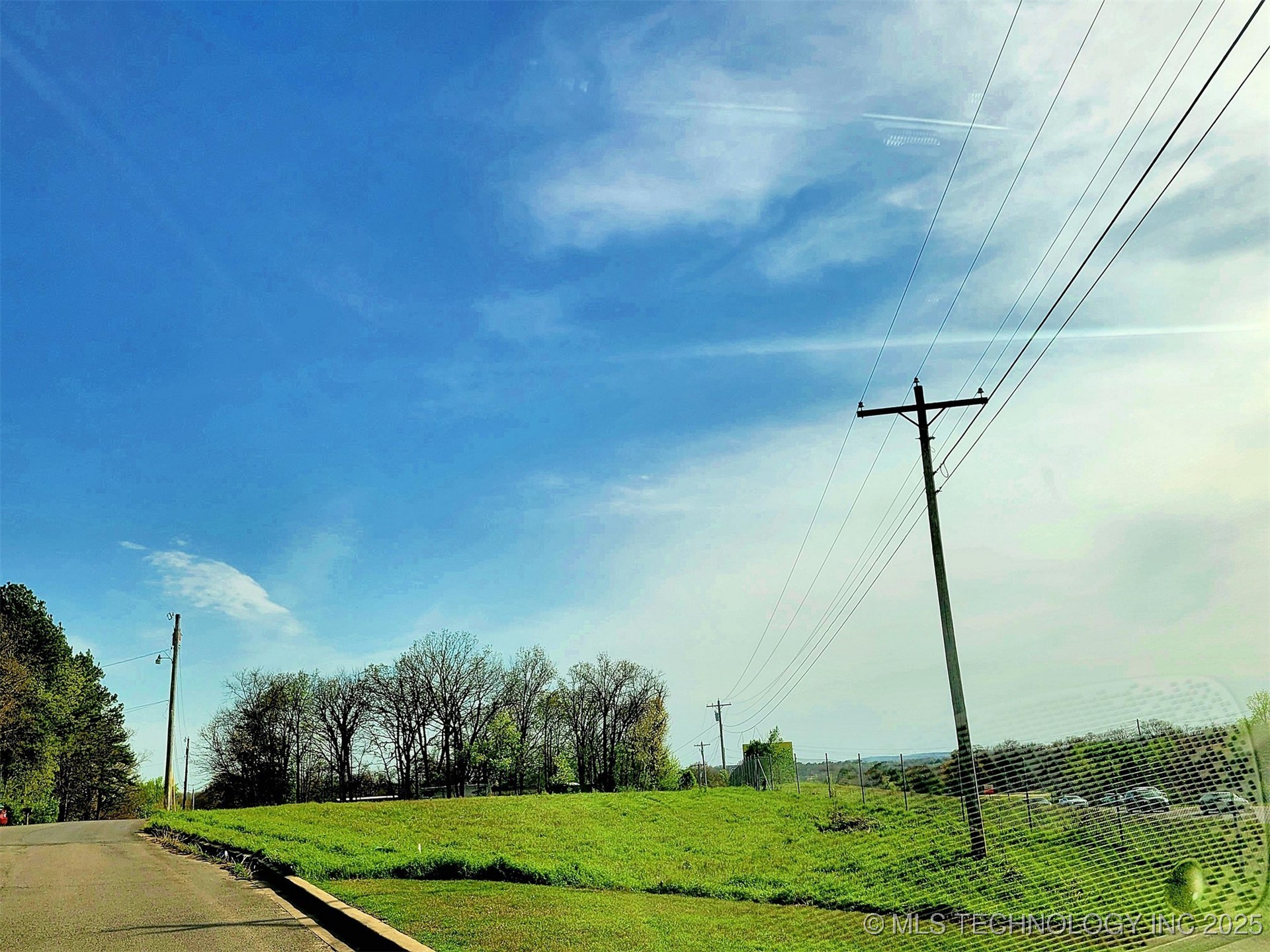 600 Sooner Drive Property Photo 3