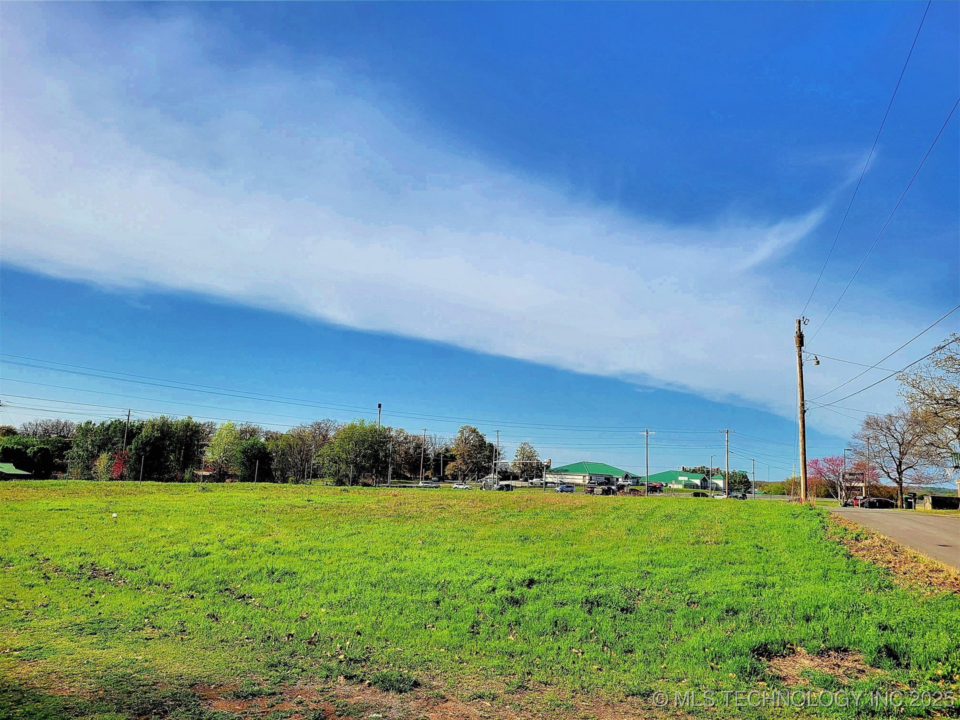 600 Sooner Drive Property Photo 6