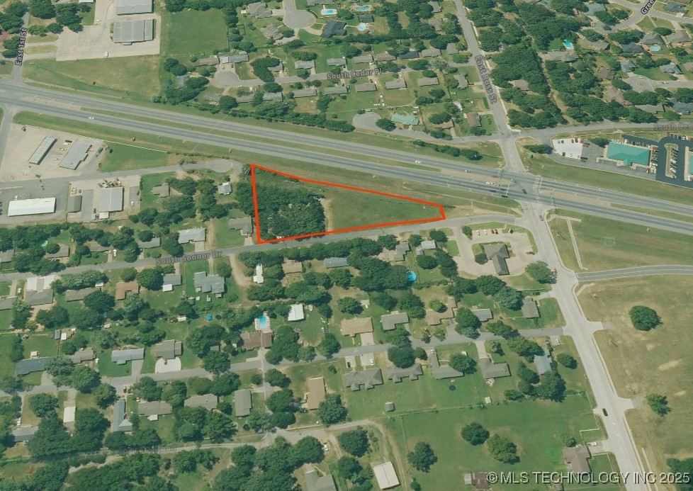 600 Sooner Drive Property Photo 13