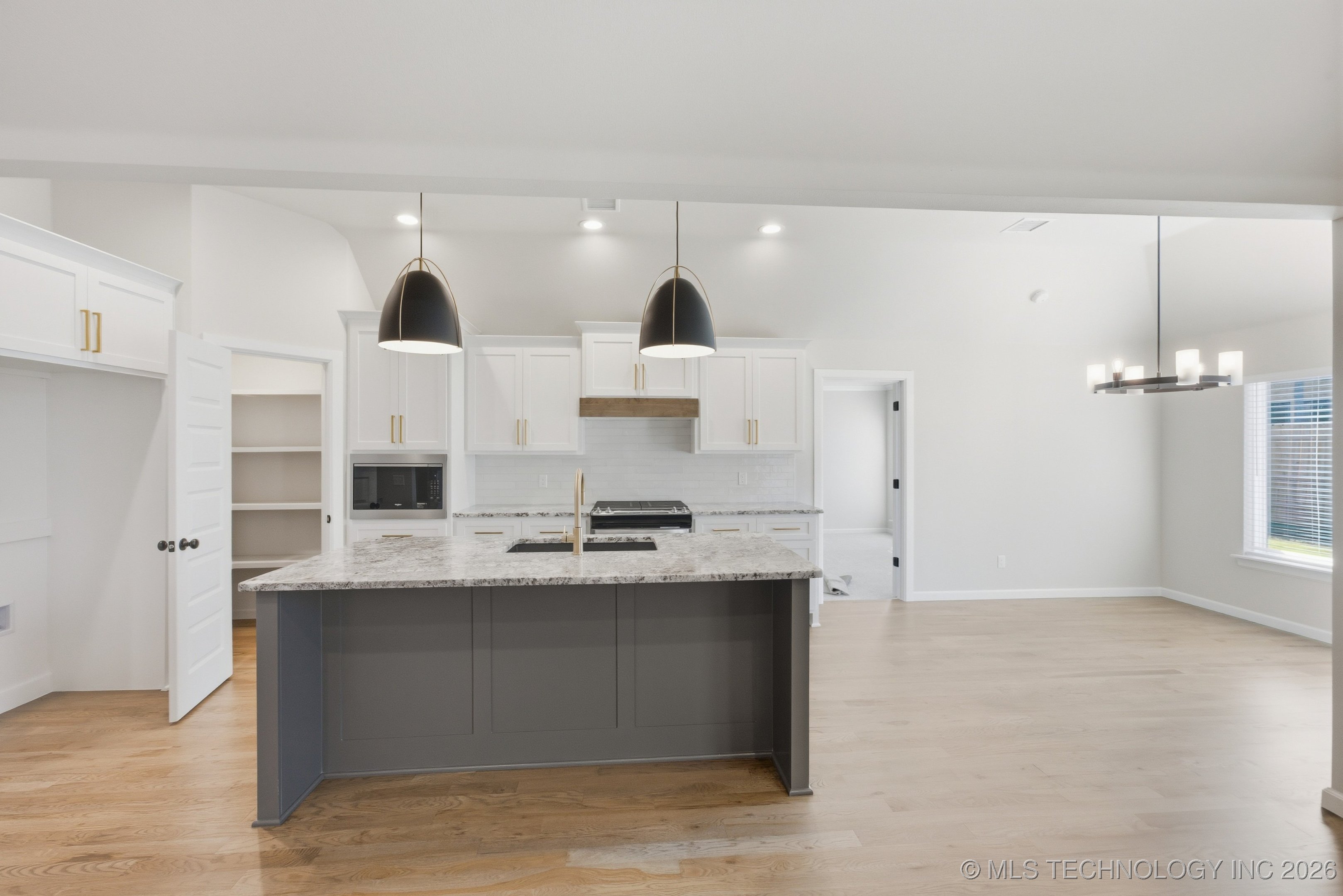 23170 E 106th Place S Property Photo 8