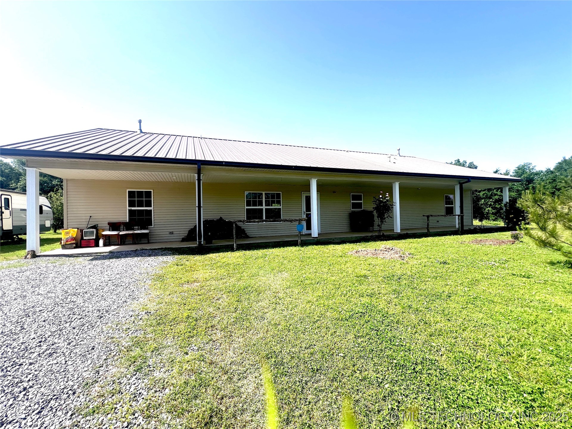 220 Willow Lane Property Photo 1