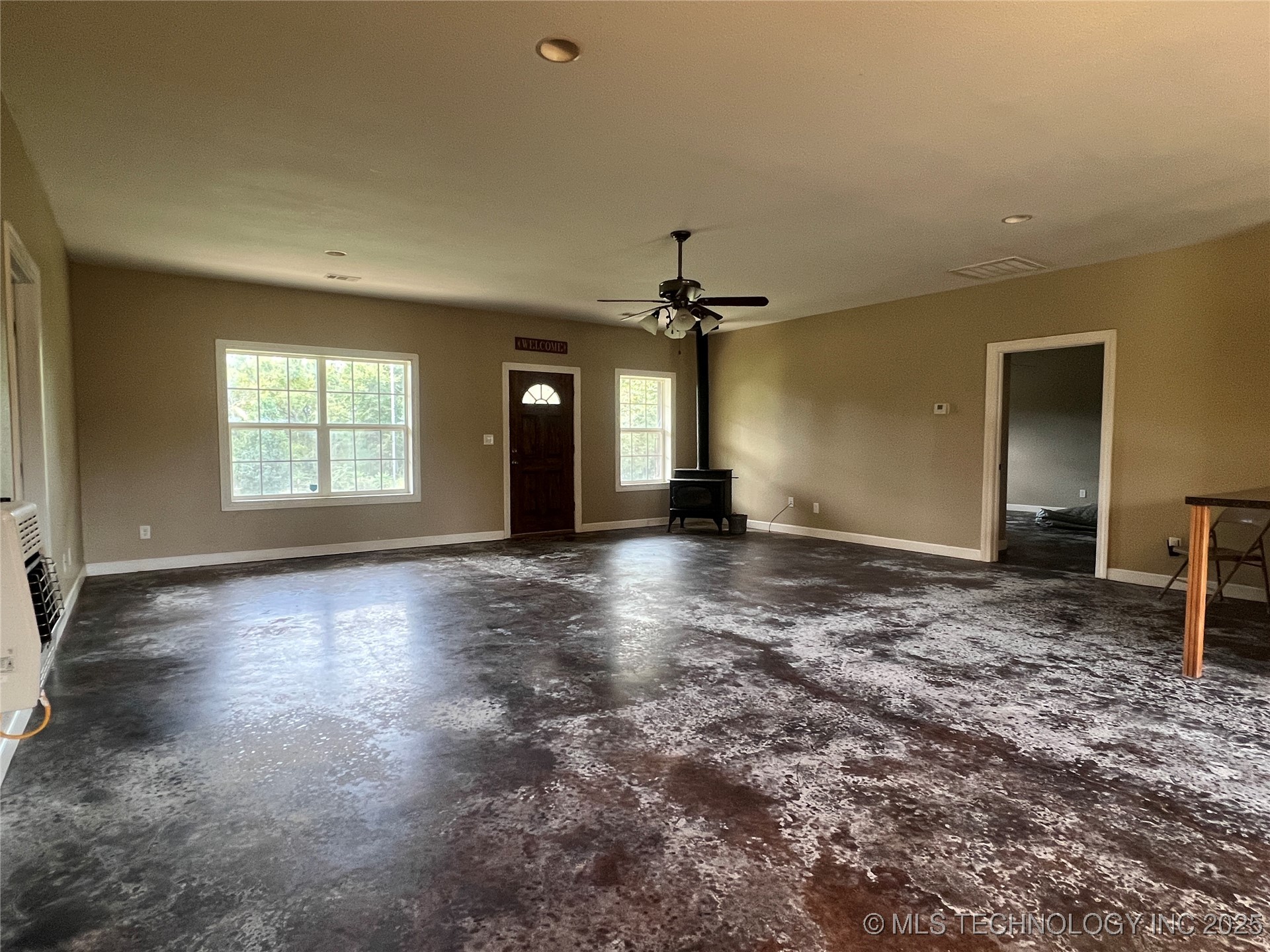 220 Willow Lane Property Photo 12